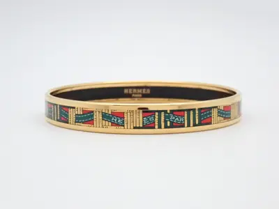 Enamel bangle, wrist circumference approximately 21 cm
