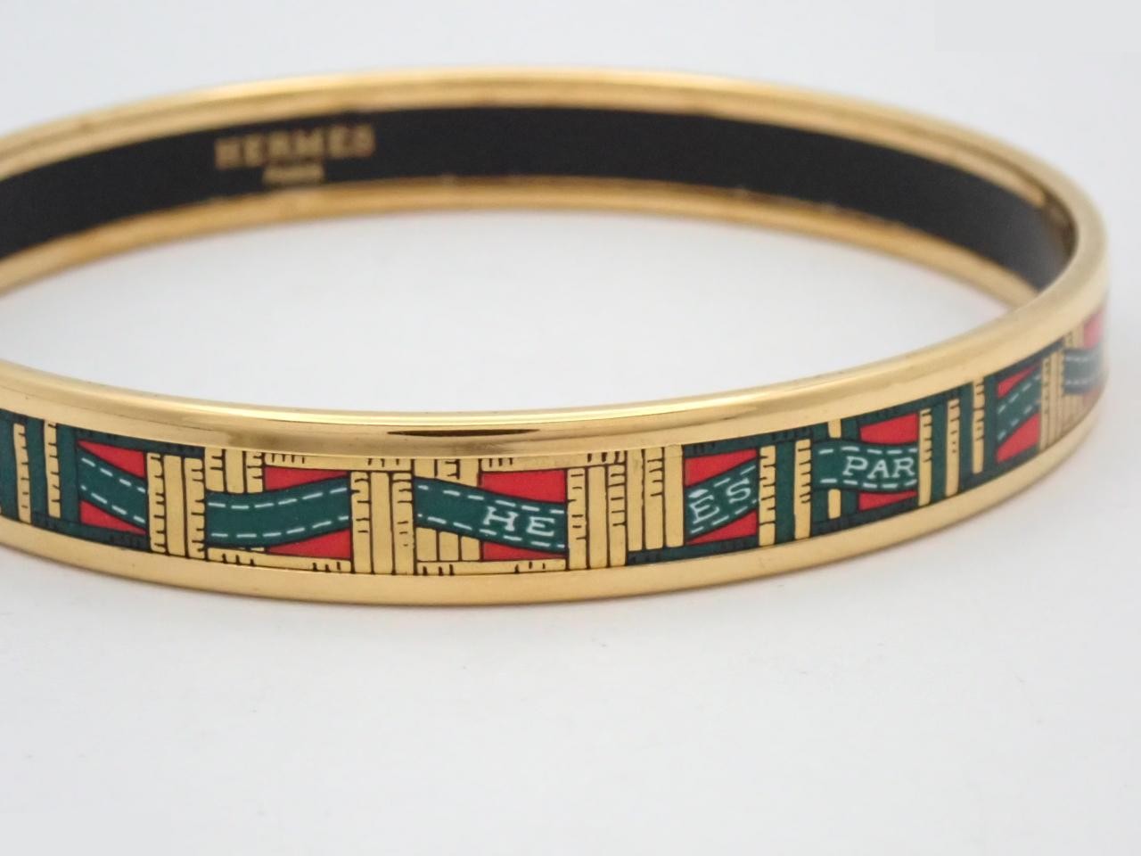 Enamel bangle, wrist circumference approximately 21 cm — view 3