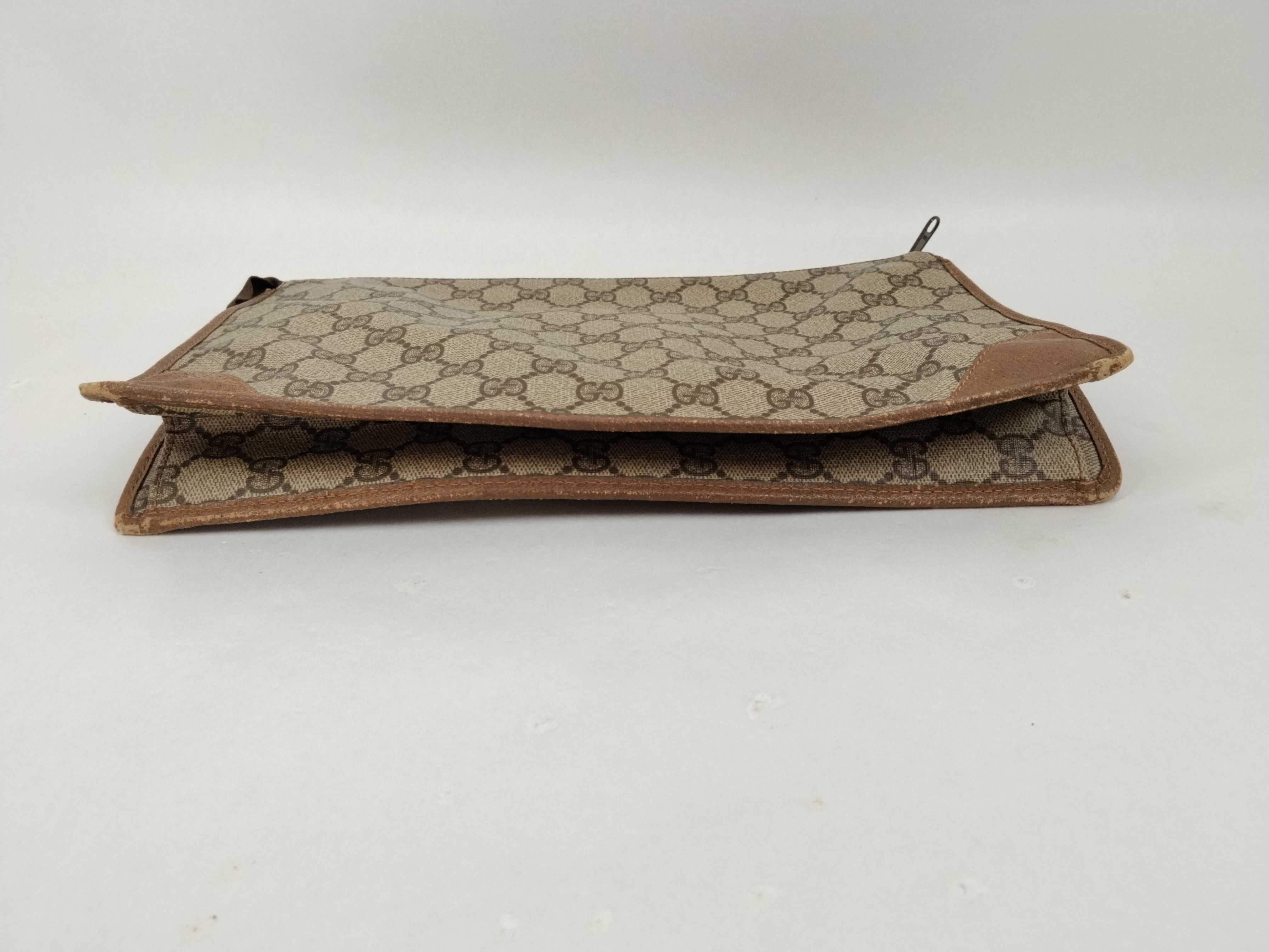 GG Supreme Vintage Clutch Bag *1 Clutch Bag — view 3