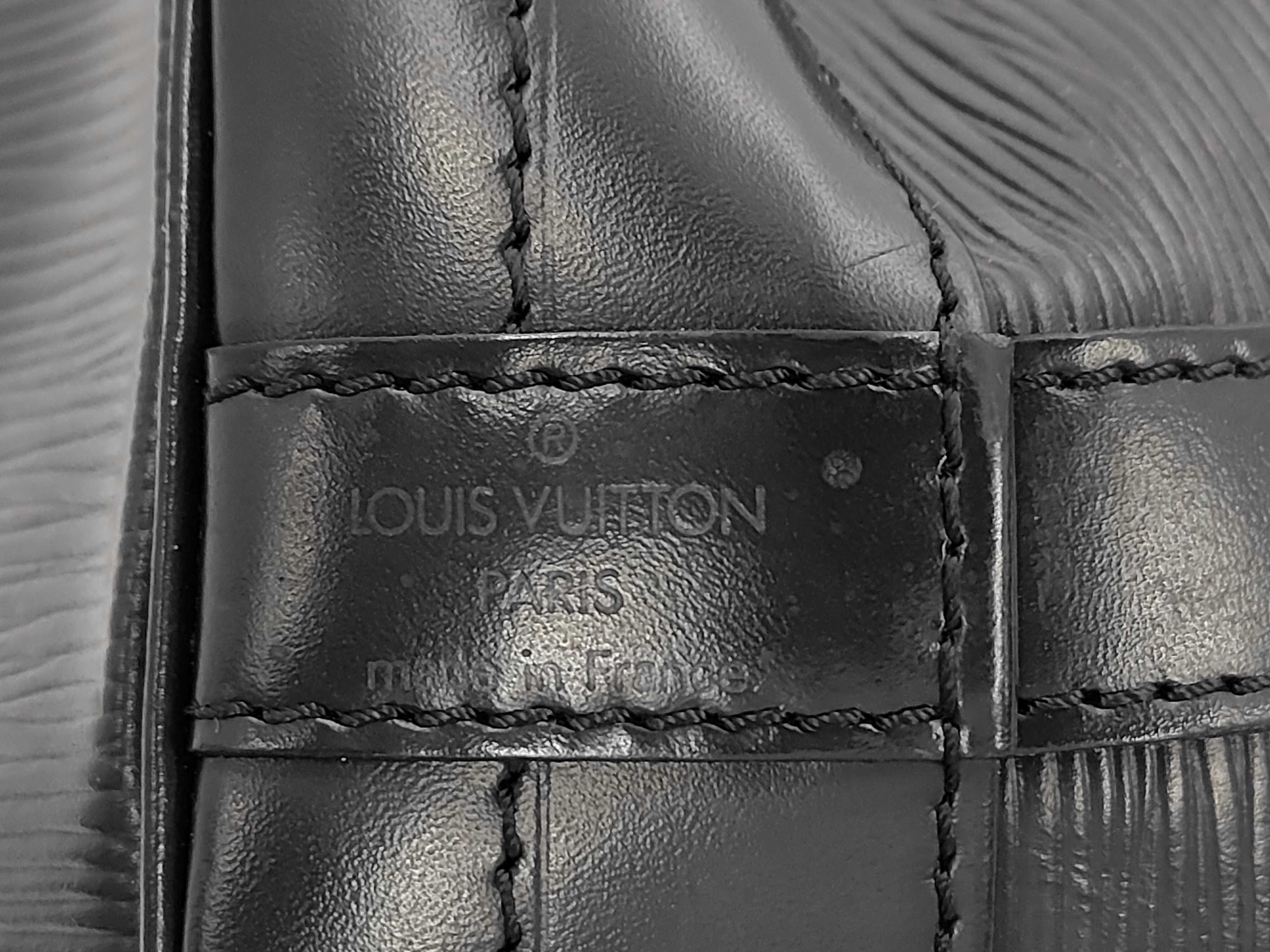 Epi Noé Shoulder Bag — view 9