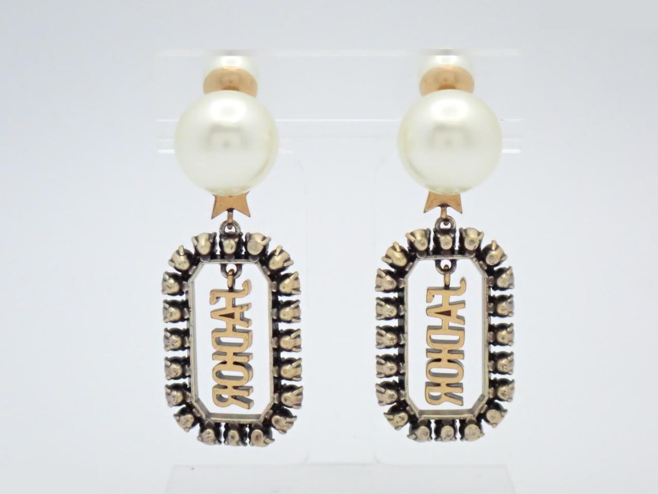 Gold earrings — view 2