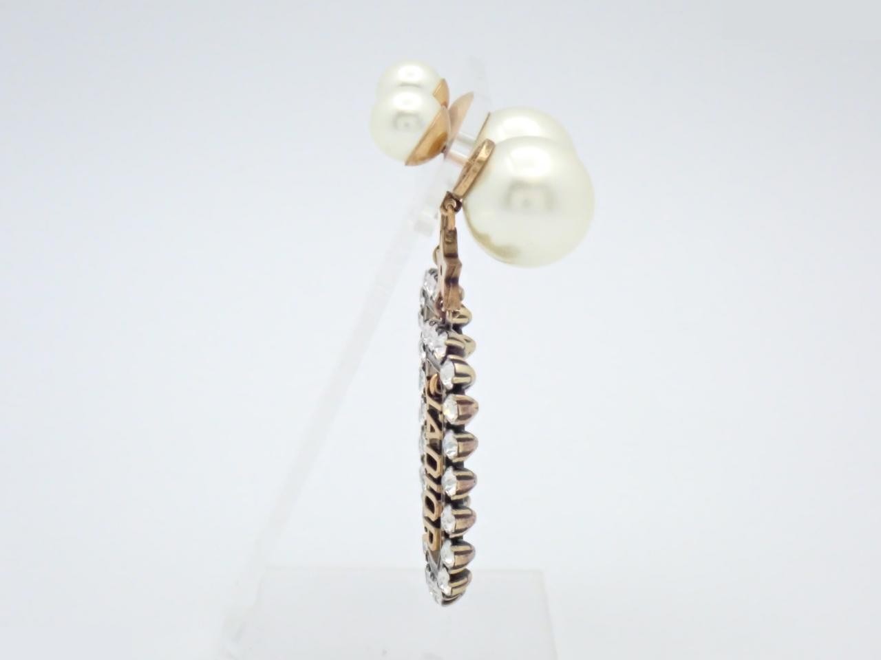 Gold earrings — view 3