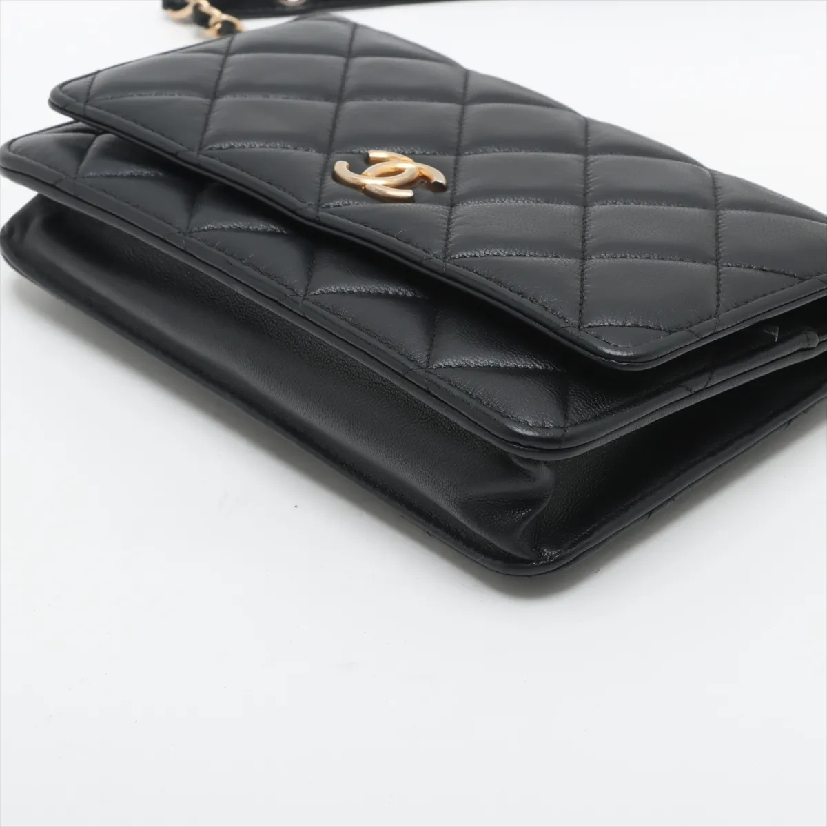 Matelasse Lambskin Chain Wallet Black Gold Hardware K38HLUTG Random Plate — view 3