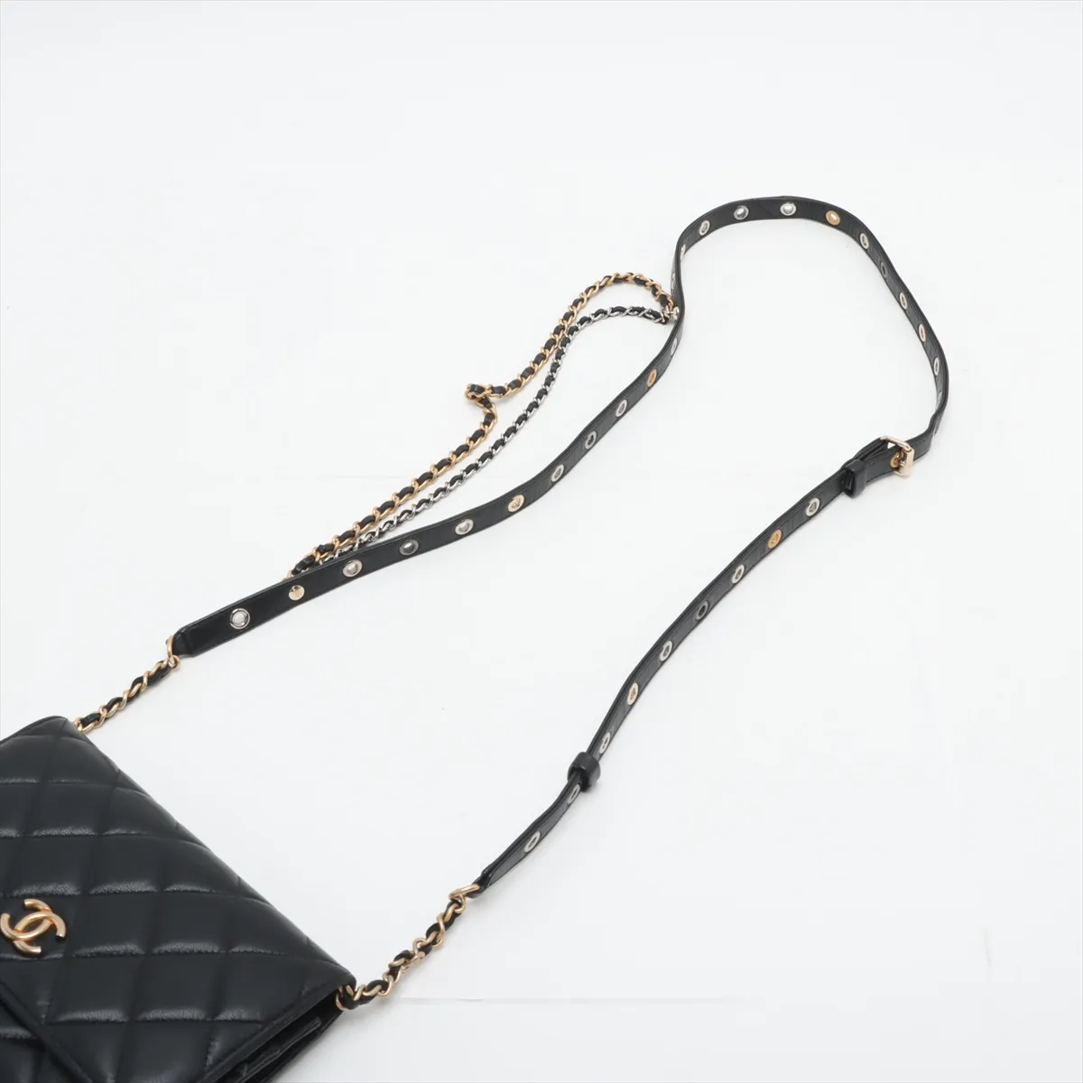 Matelasse Lambskin Chain Wallet Black Gold Hardware K38HLUTG Random Plate — view 5