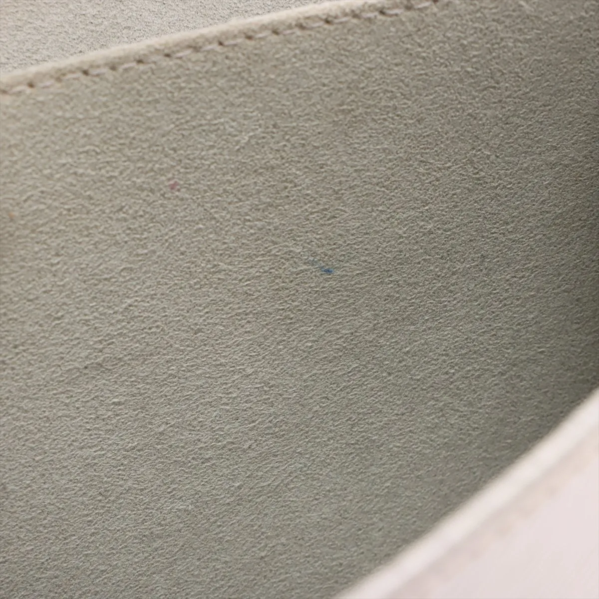 Epi Dauphine MINI M55963 FL0290 White RFID reaction available — view 9