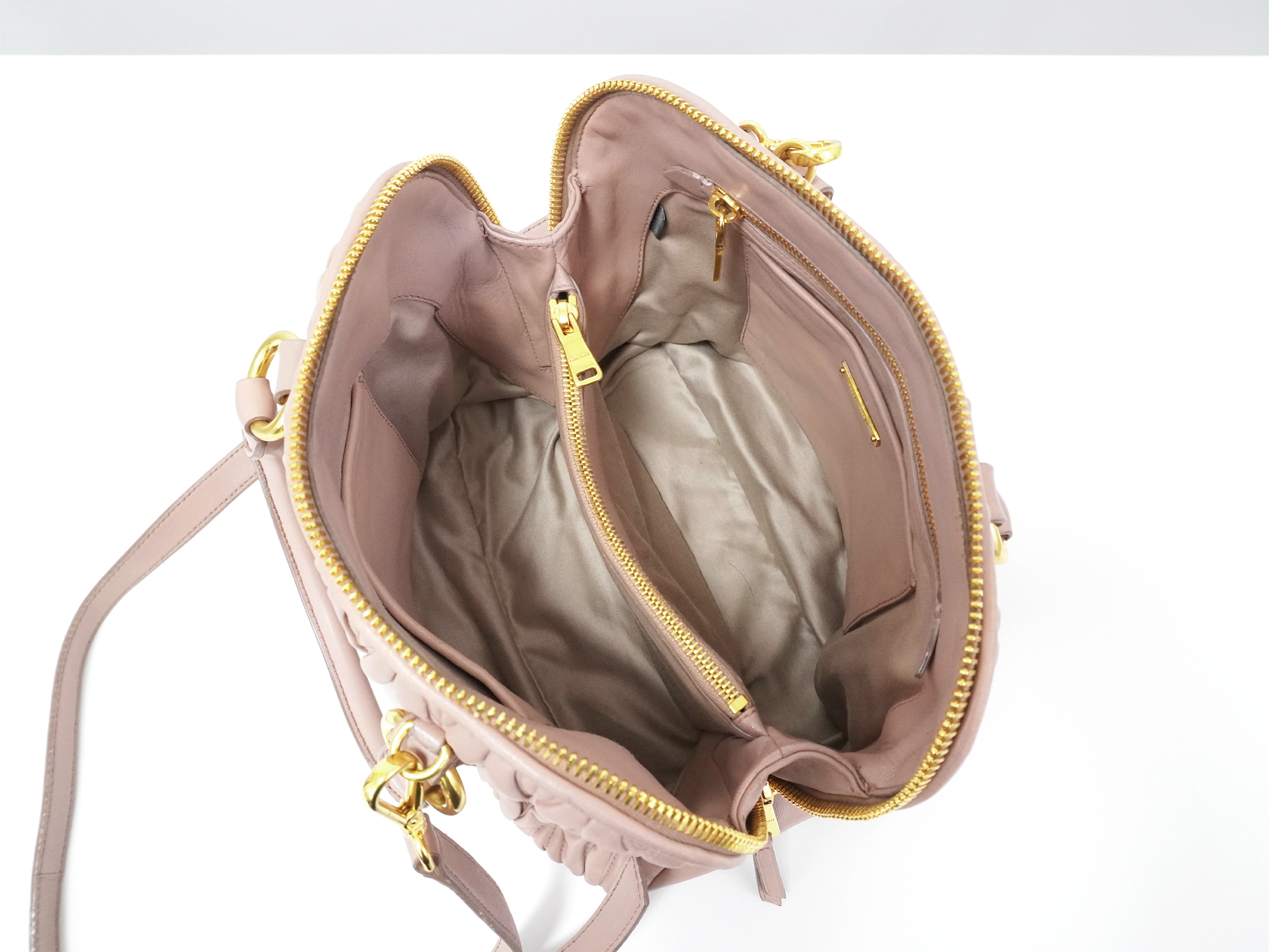 Matelassé Top Handle Bag (2-way handbag) — view 5