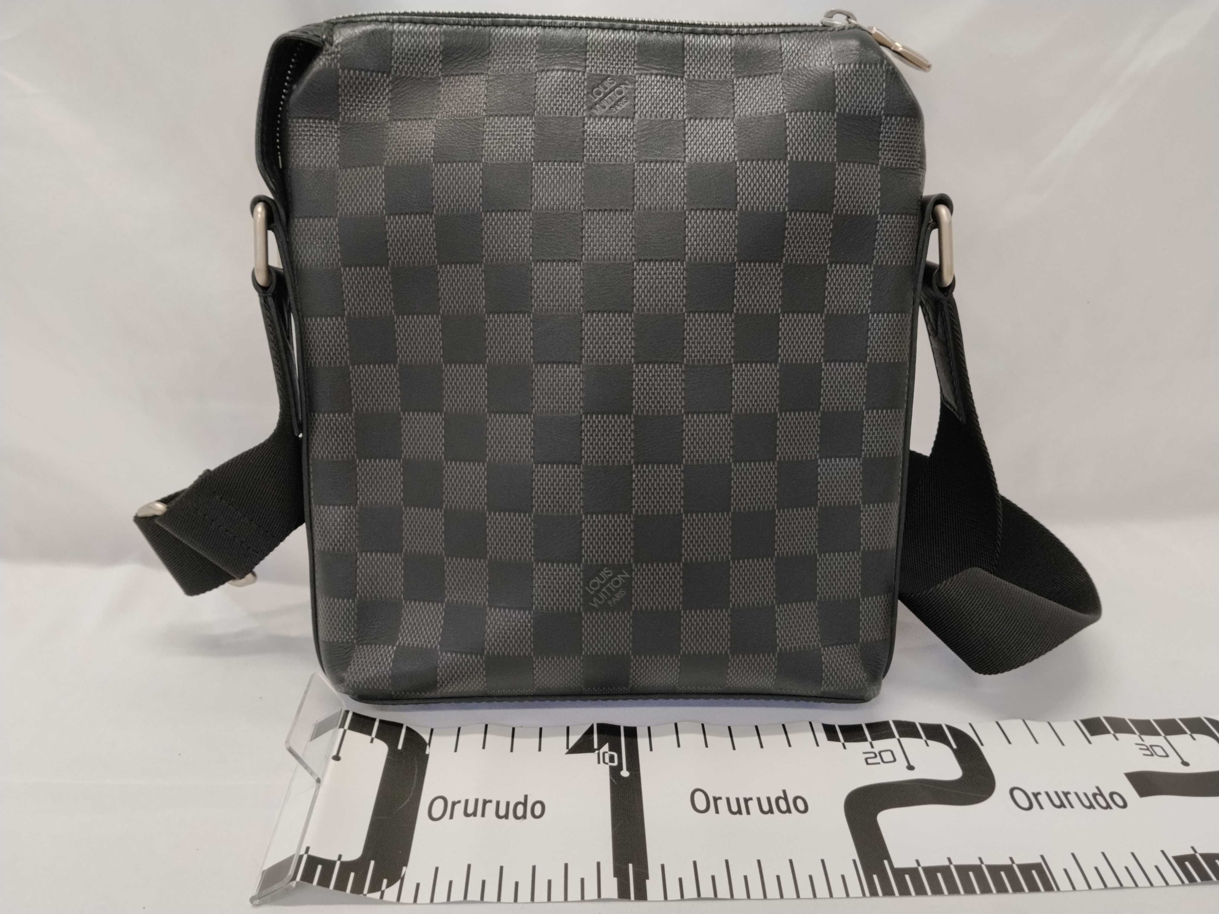 Damier Graphite ID- Damier Infini Discovery Messenger PPM #N40122 Shoulder Bag — view 2