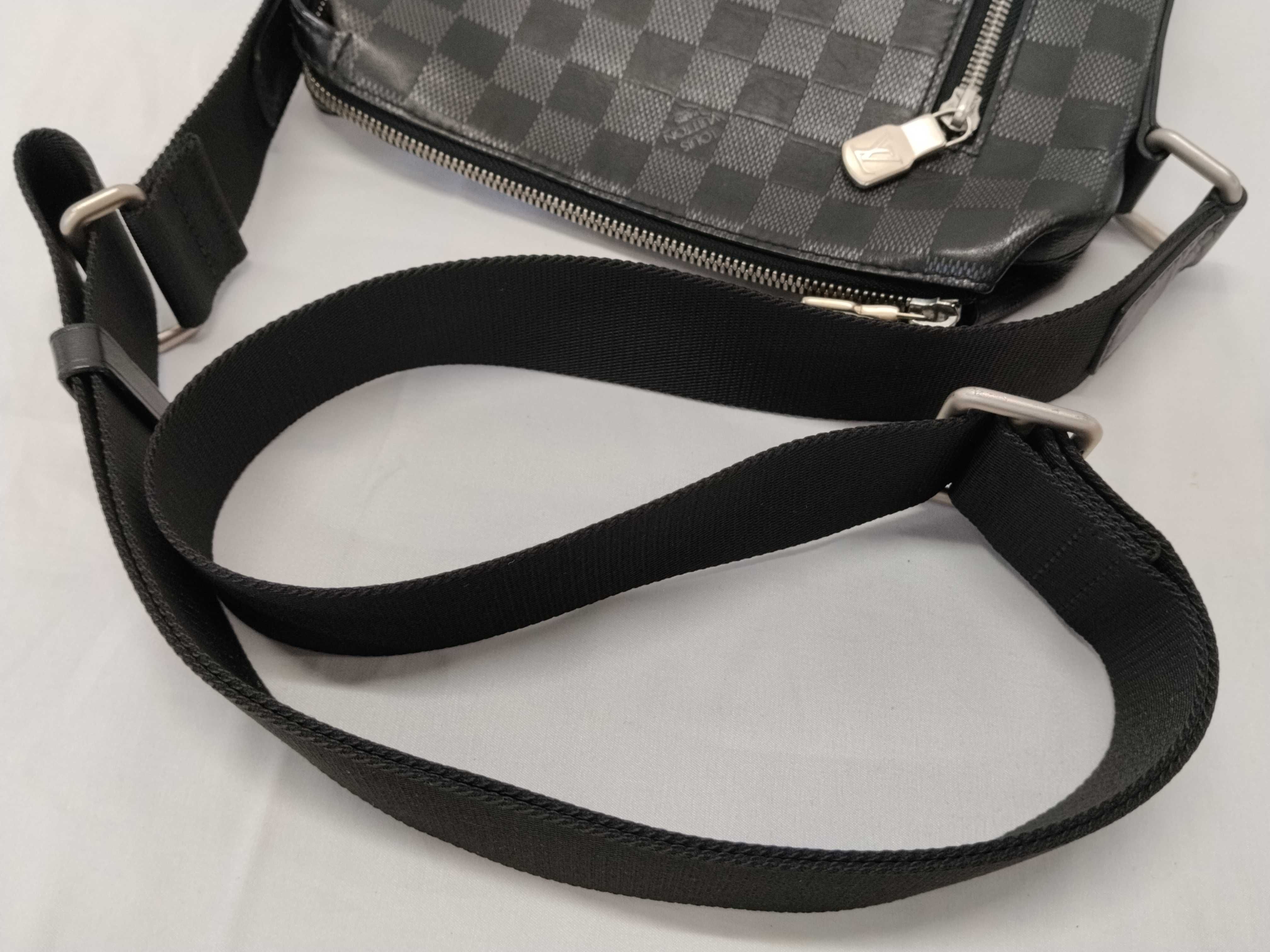 Damier Graphite ID- Damier Infini Discovery Messenger PPM #N40122 Shoulder Bag — view 3