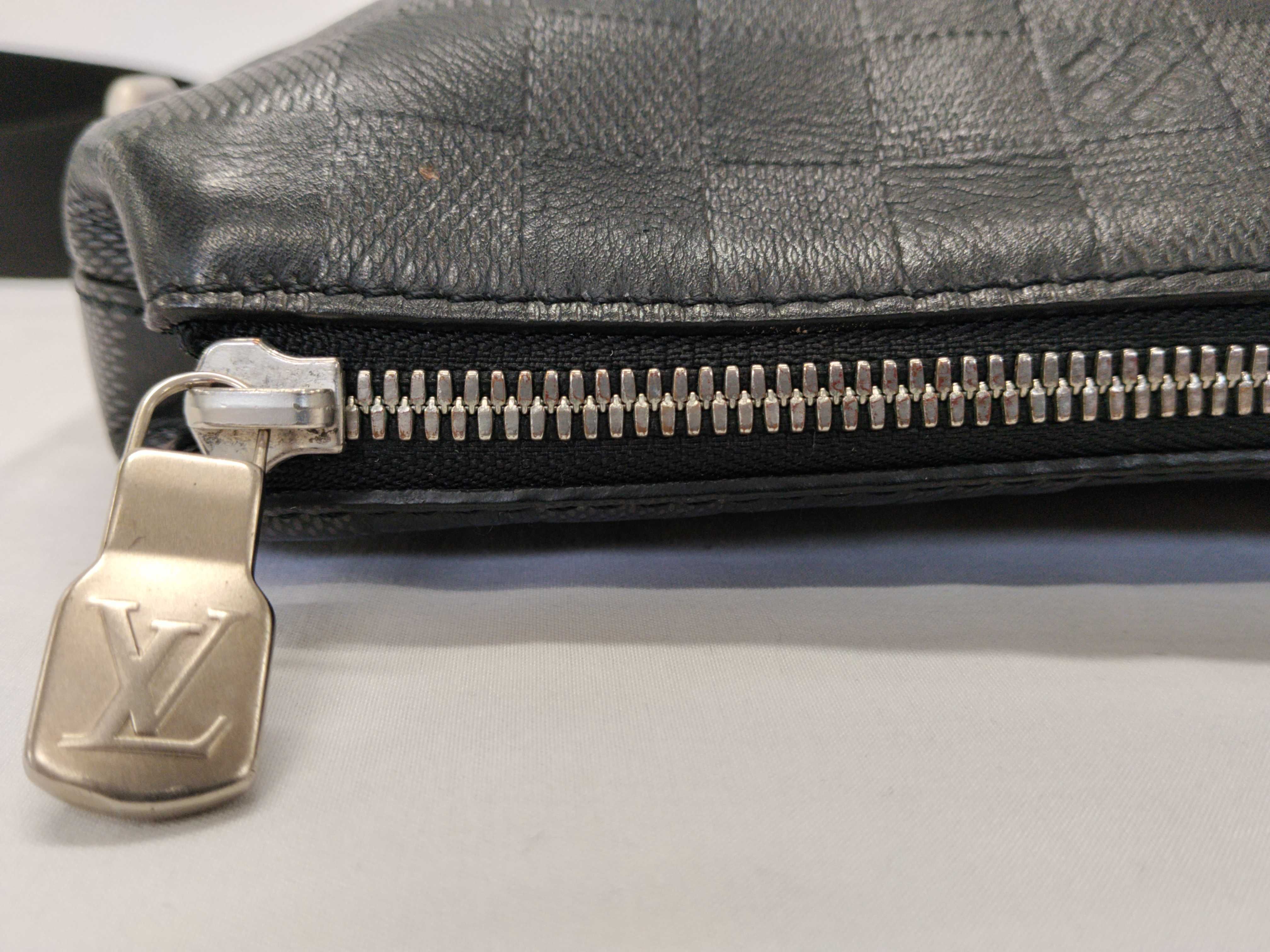 Damier Graphite ID- Damier Infini Discovery Messenger PPM #N40122 Shoulder Bag — view 7