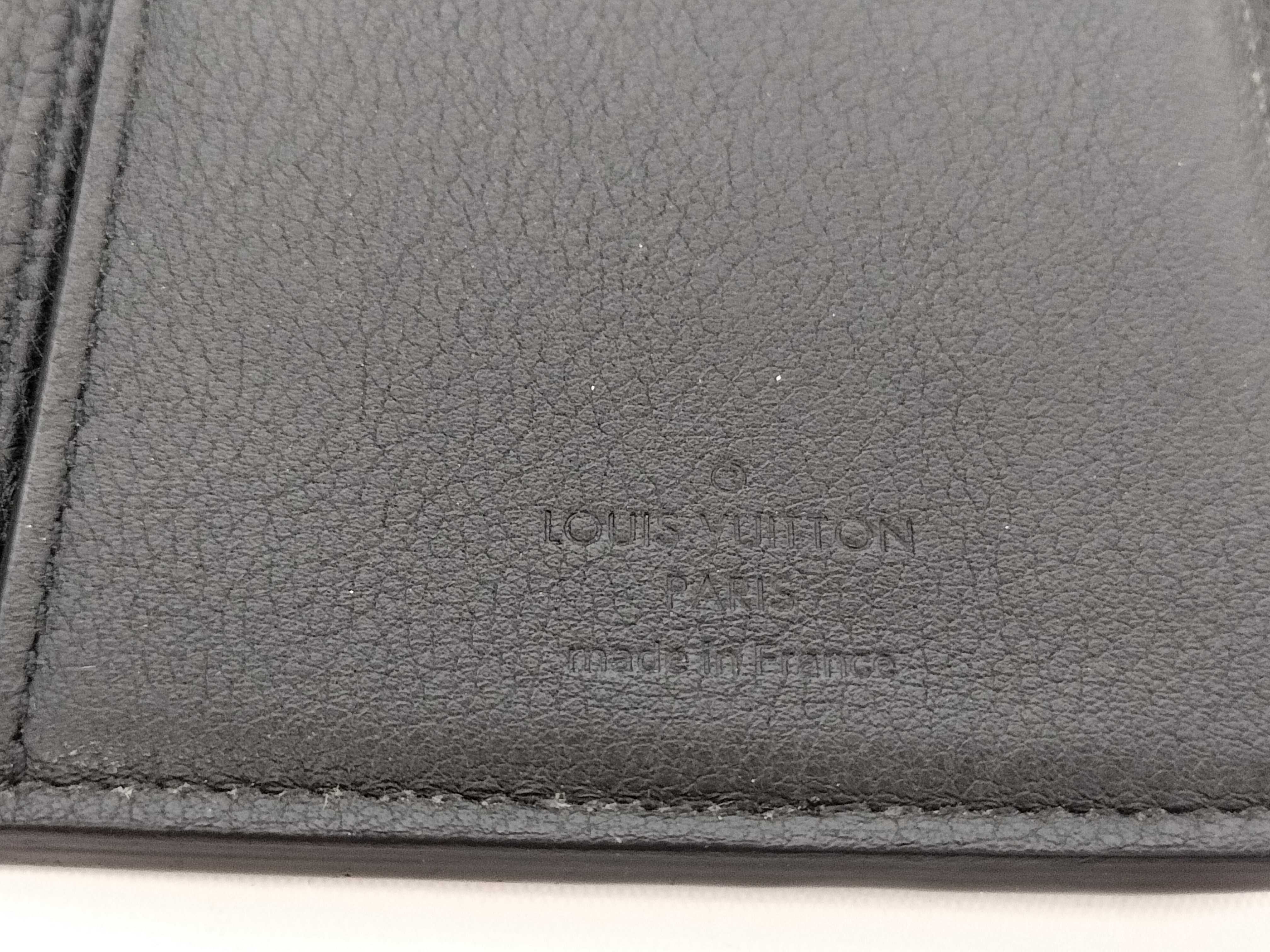 Portefeuille Brazza Wallet in Taurillon Leather — view 7