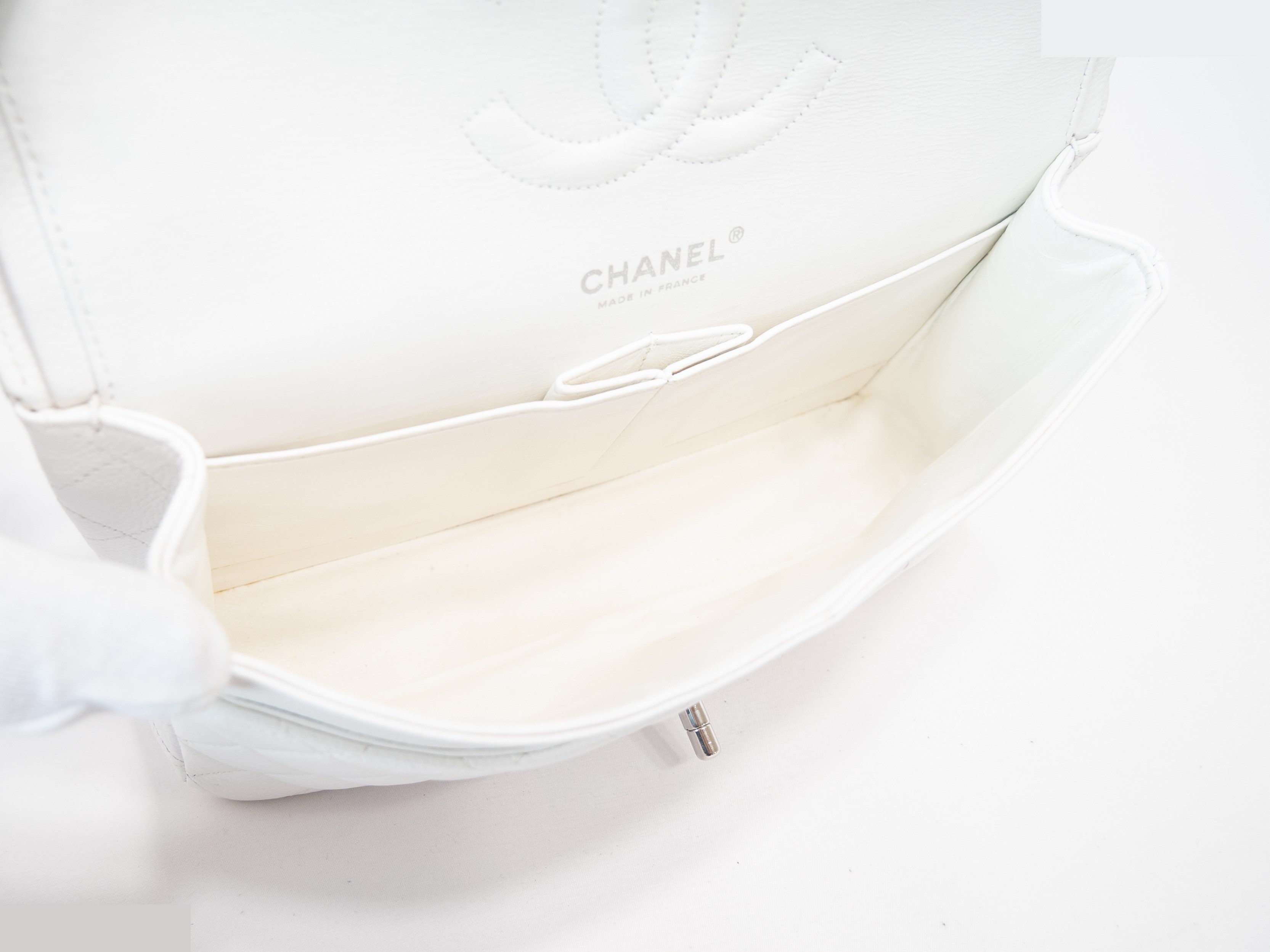 Matelassé Caviar Skin Double Flap Seal — view 10