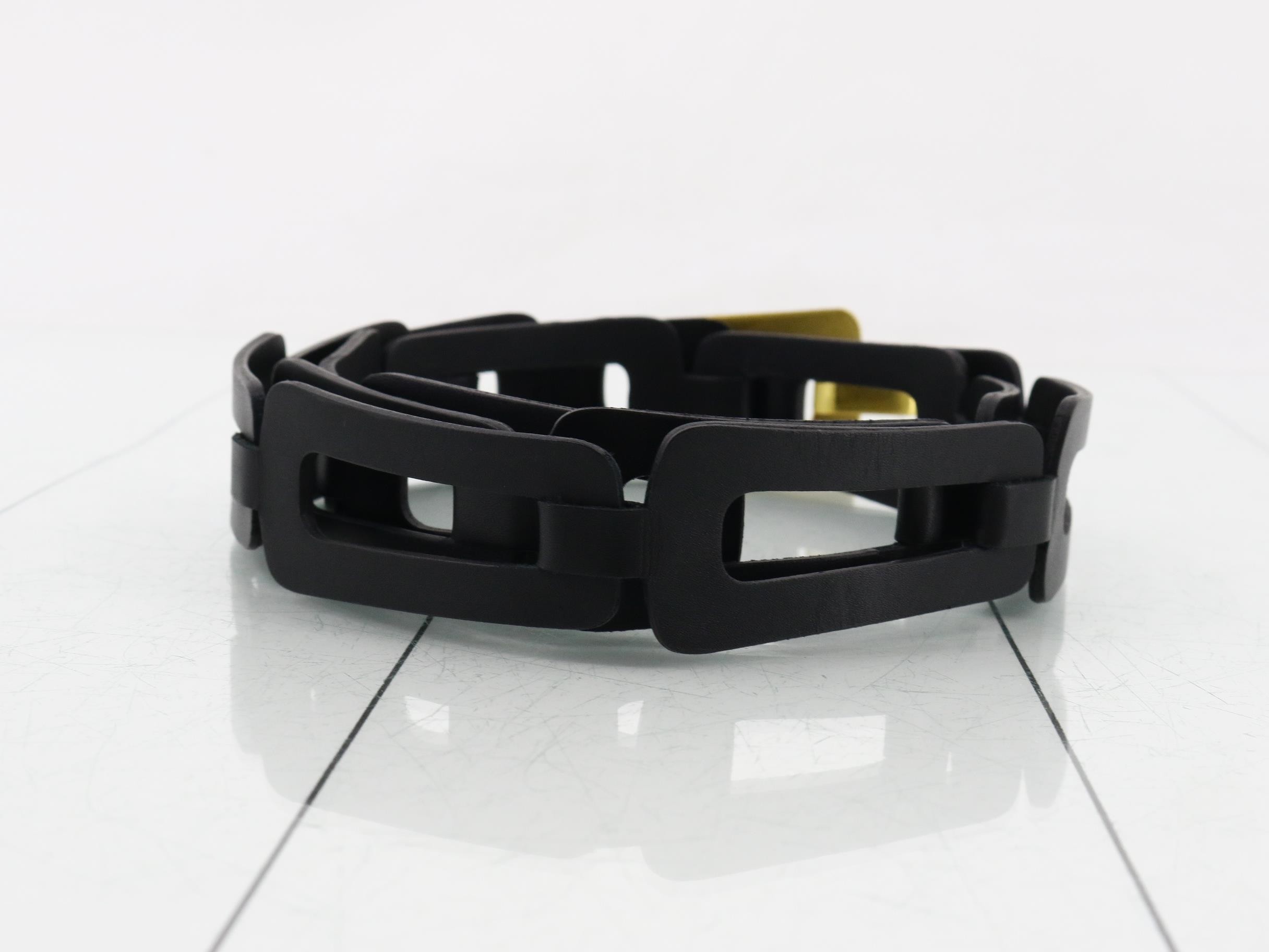 belt — view 2