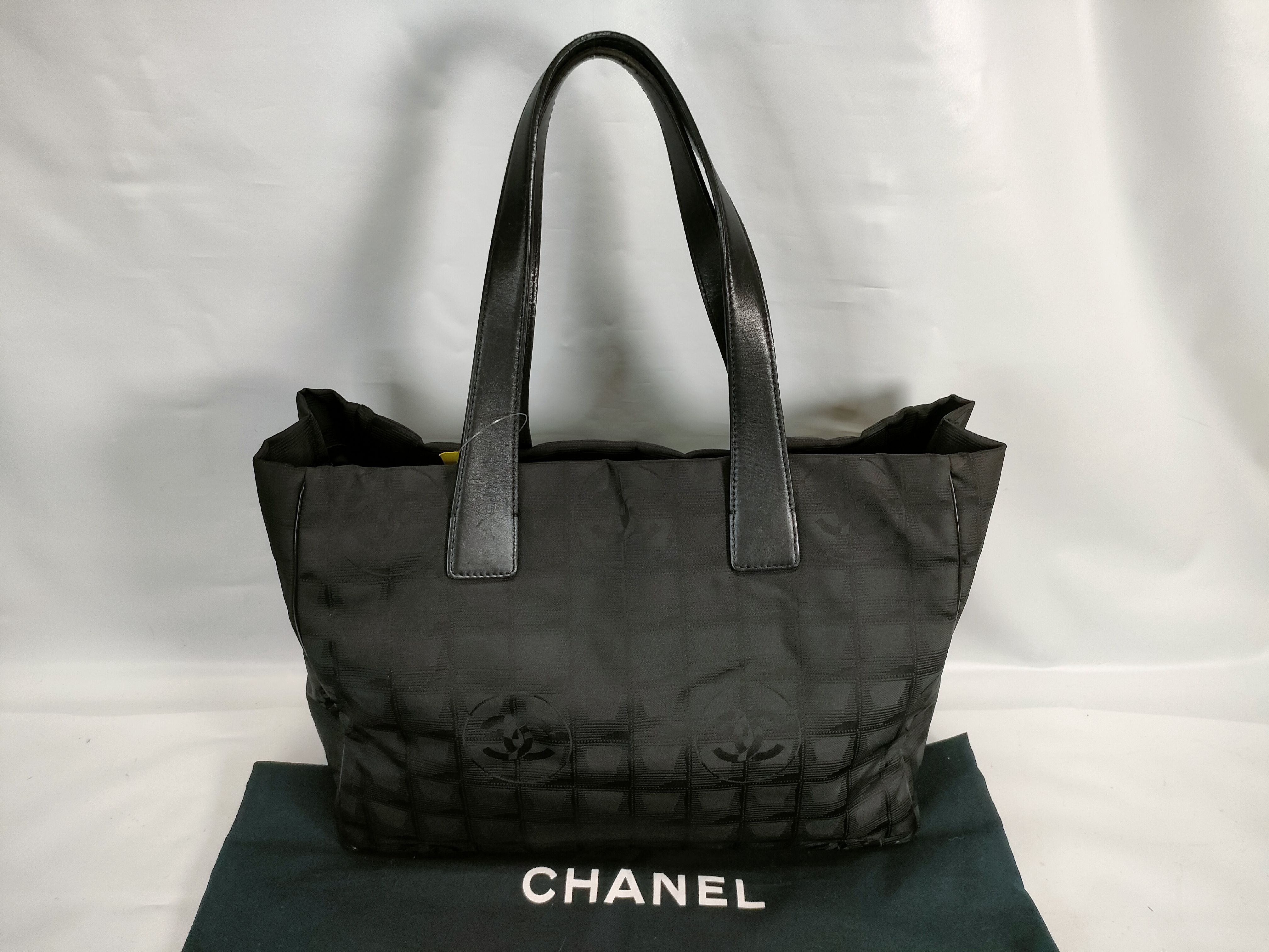 New Travel Line MM Tote Bag