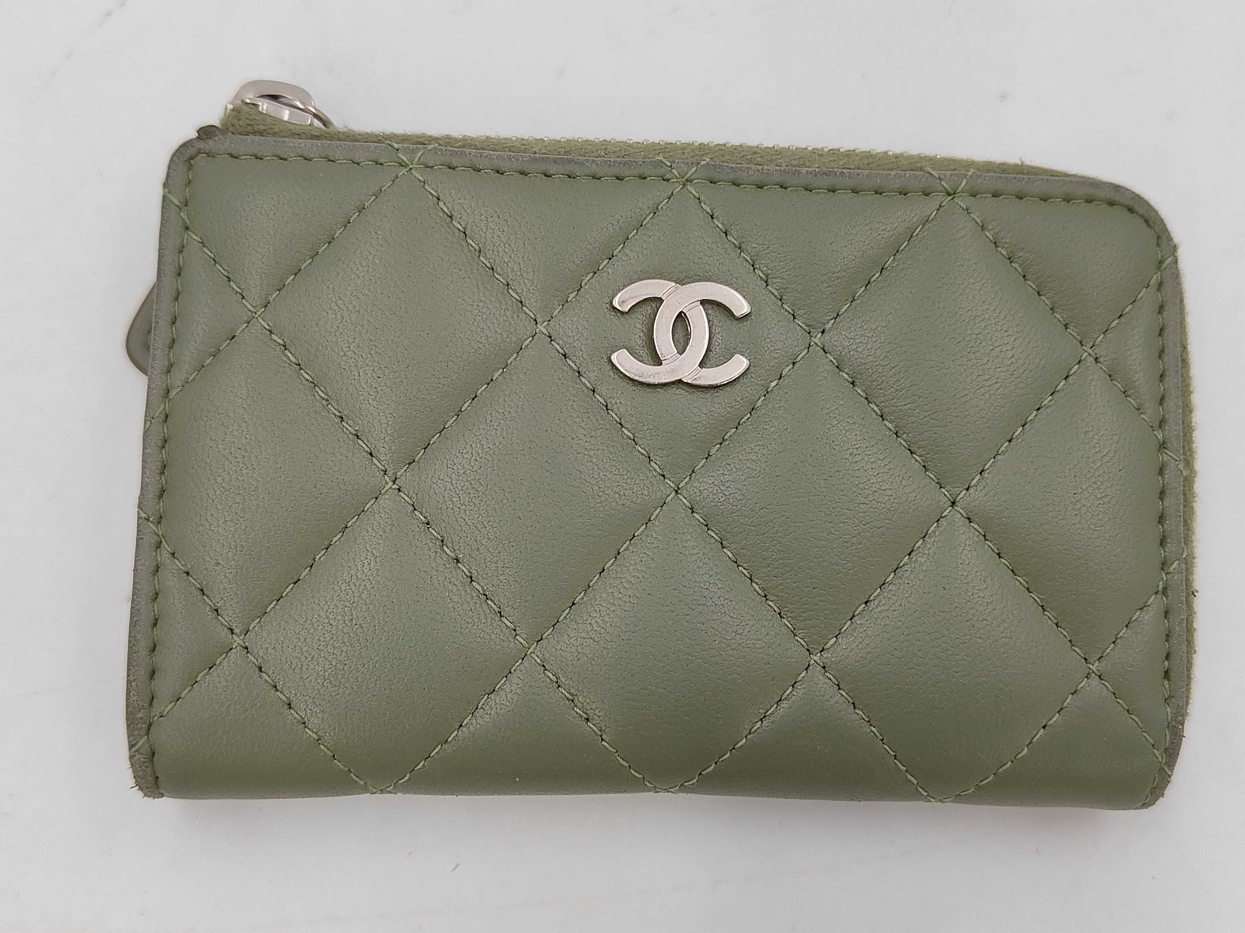 Coco Mark Matelassé Lambskin Coin Case, Serial Number 31-series, Includes Box, Dust Bag, Card, and Sticker.