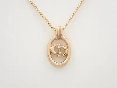 Gold necklace, neck circumference approximately 46 cm