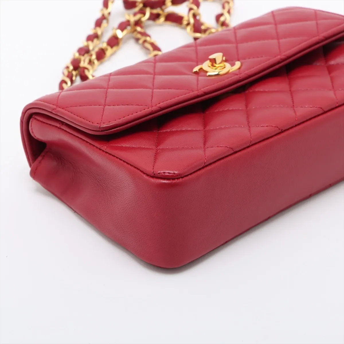 Matelasse Lambskin Single Flap Single Chain Bag Red Gold Hardware — view 4