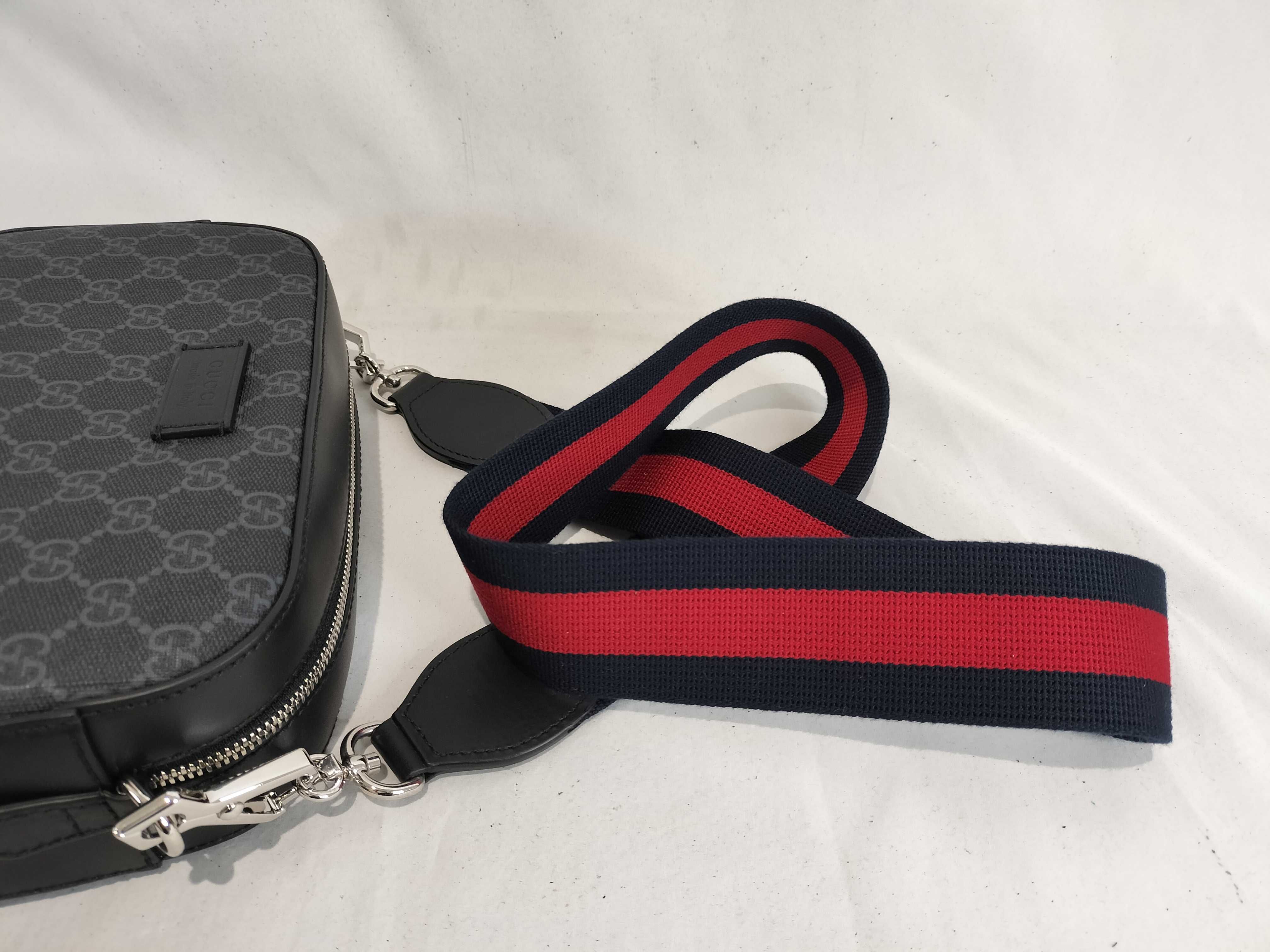 GG Supreme 574886 527620 Shoulder Bag — view 3
