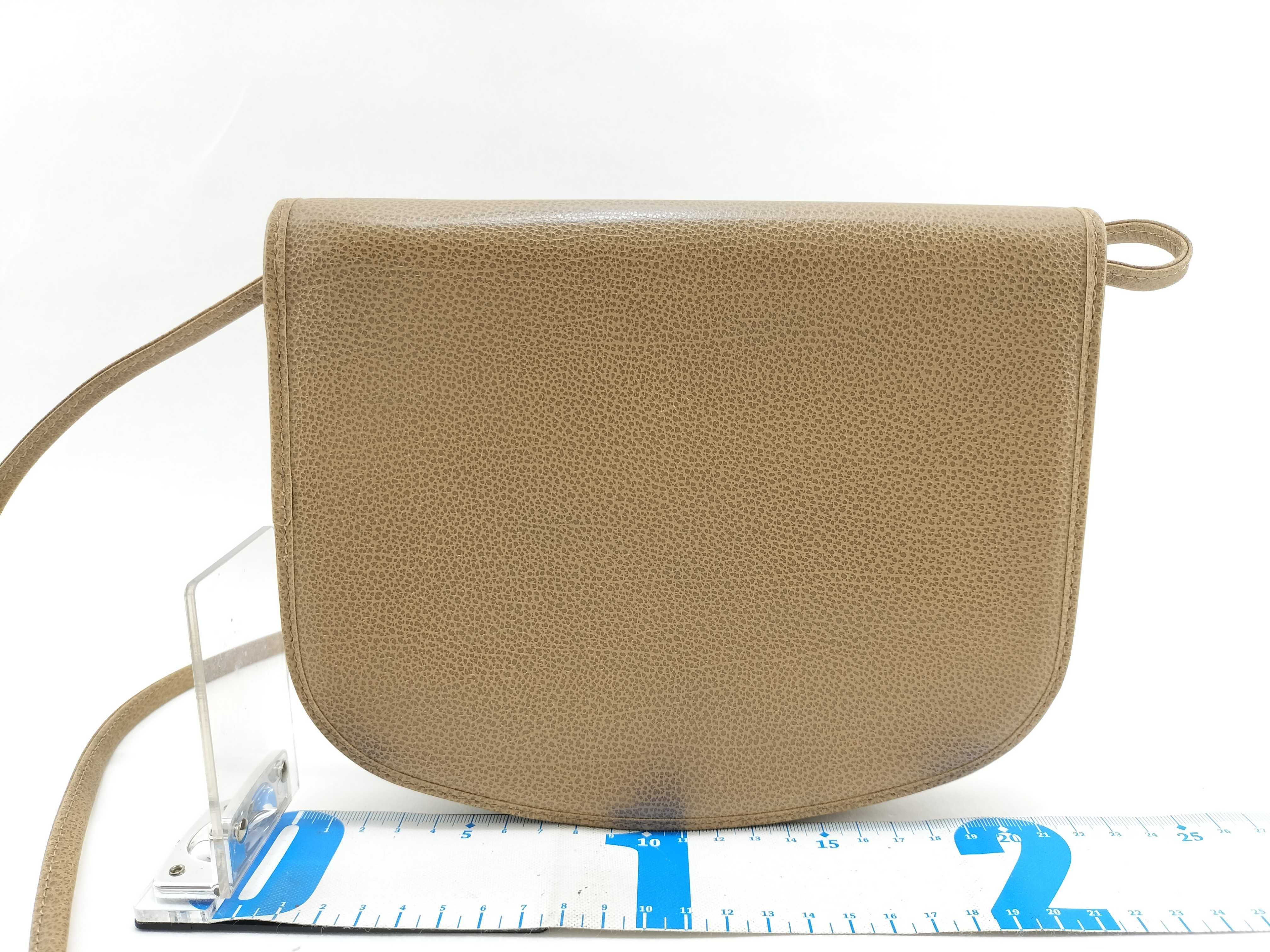 shoulder bag, honeycomb pattern, beige. — view 2