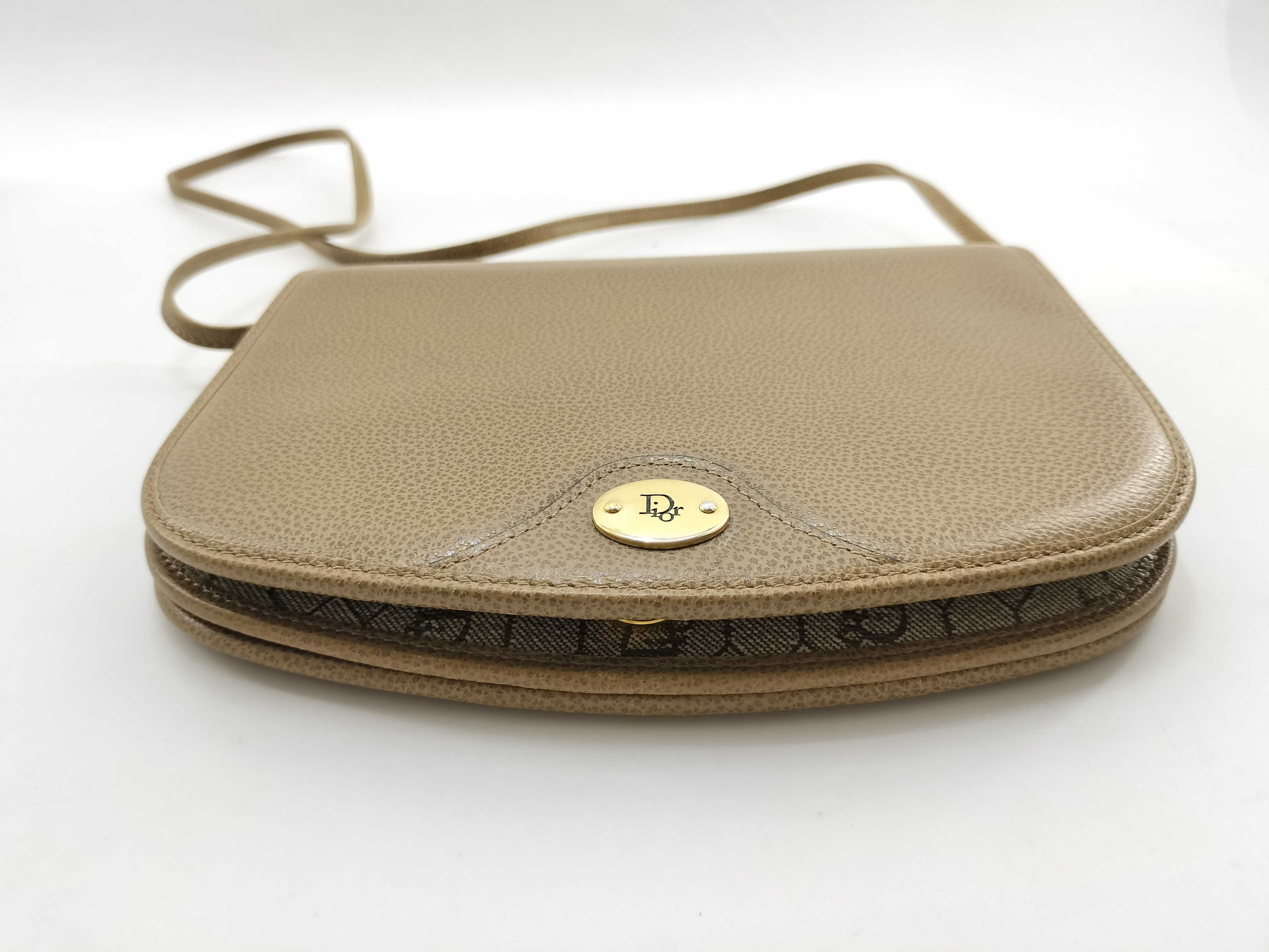 shoulder bag, honeycomb pattern, beige. — view 3