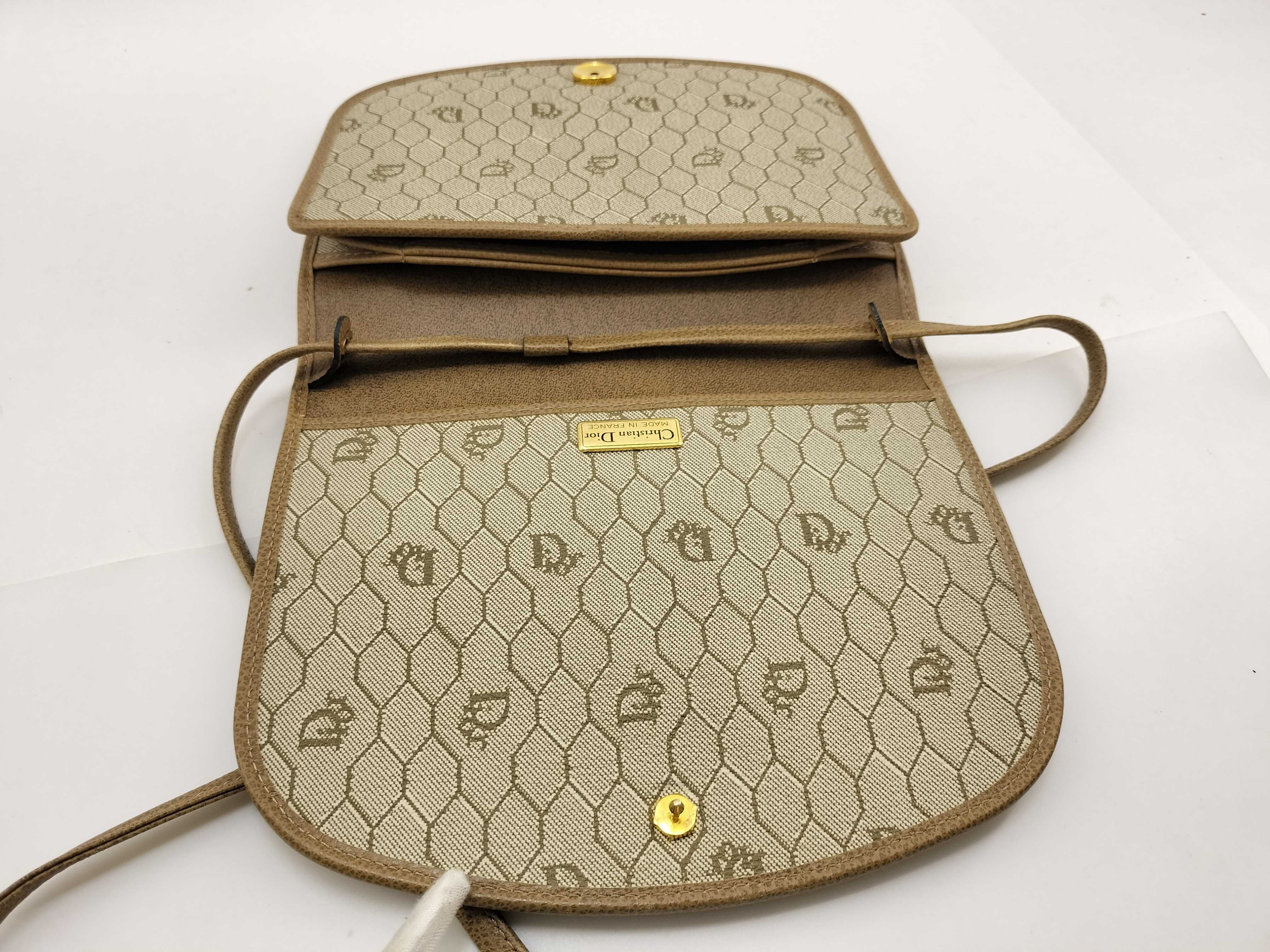 shoulder bag, honeycomb pattern, beige. — view 8