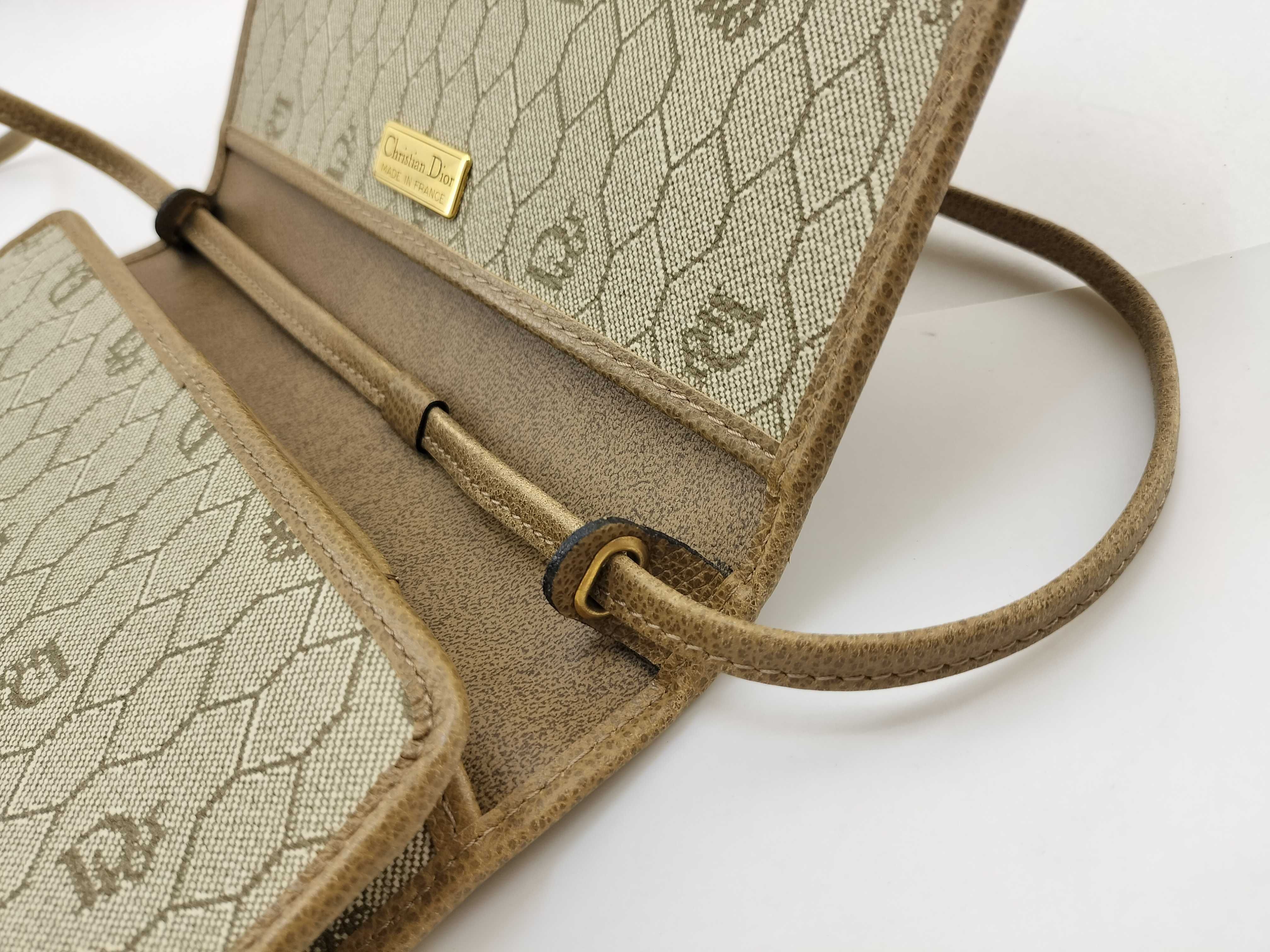 shoulder bag, honeycomb pattern, beige. — view 9