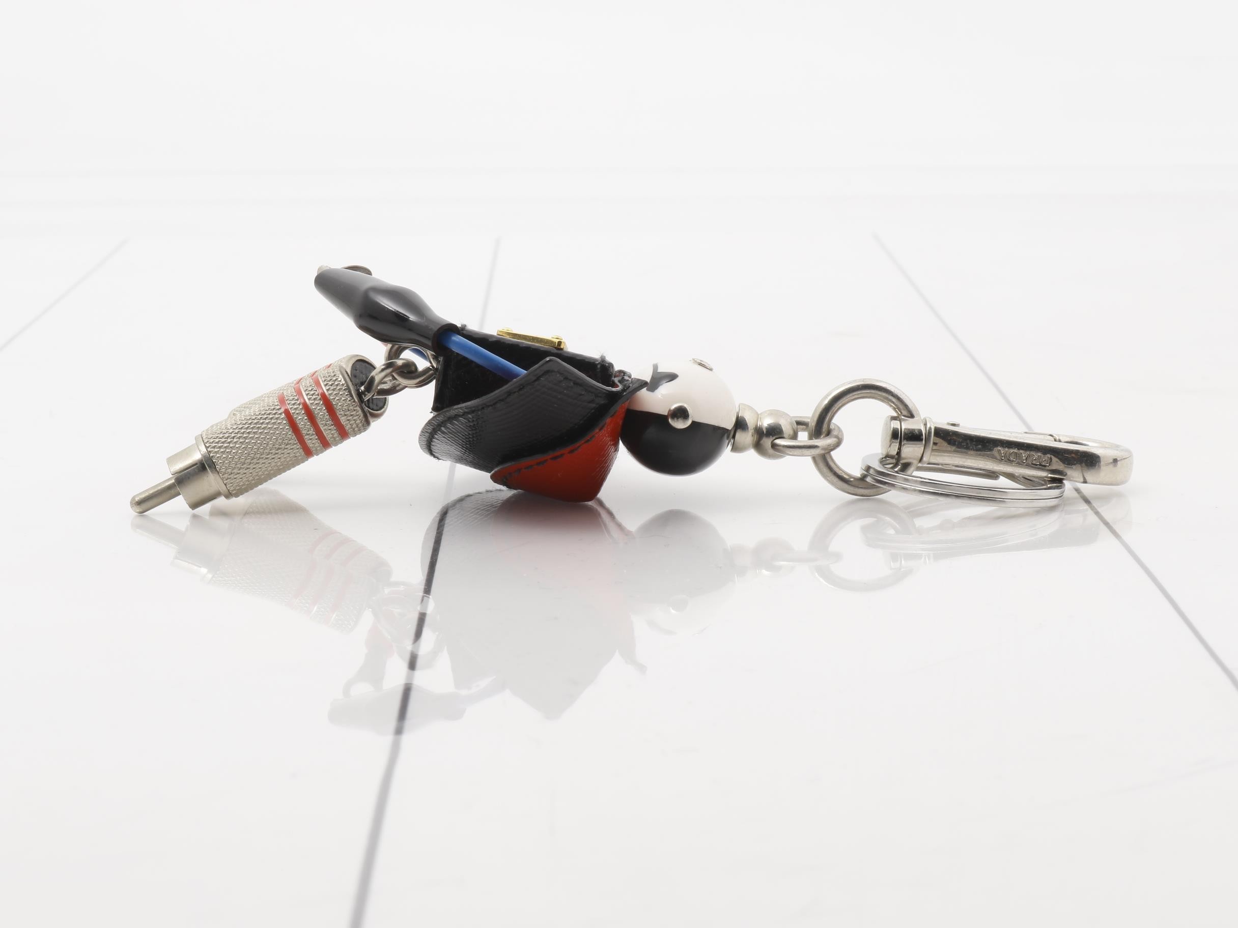 Other items: Small accessories, phone straps, keychains — view 3