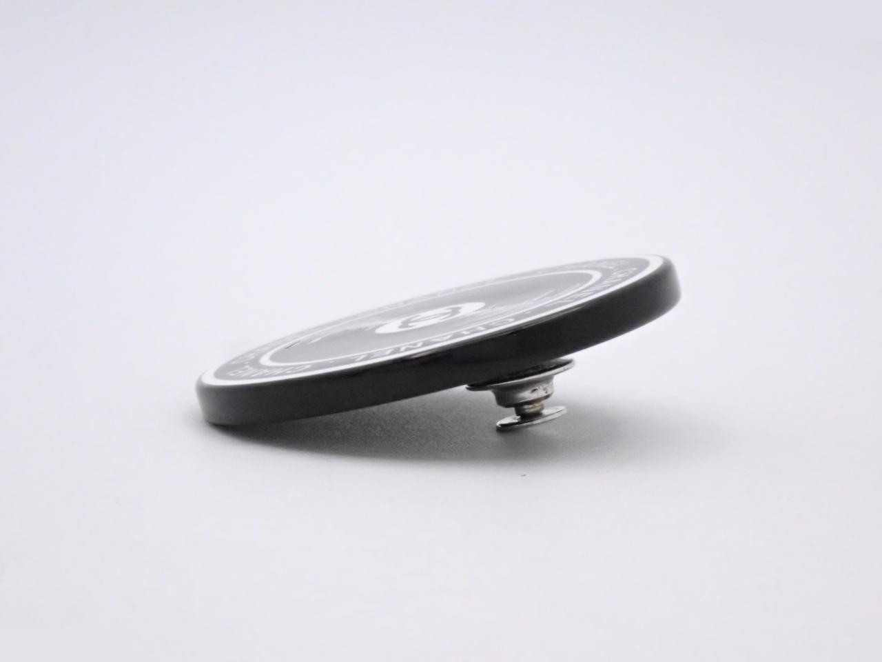 brooch — view 3