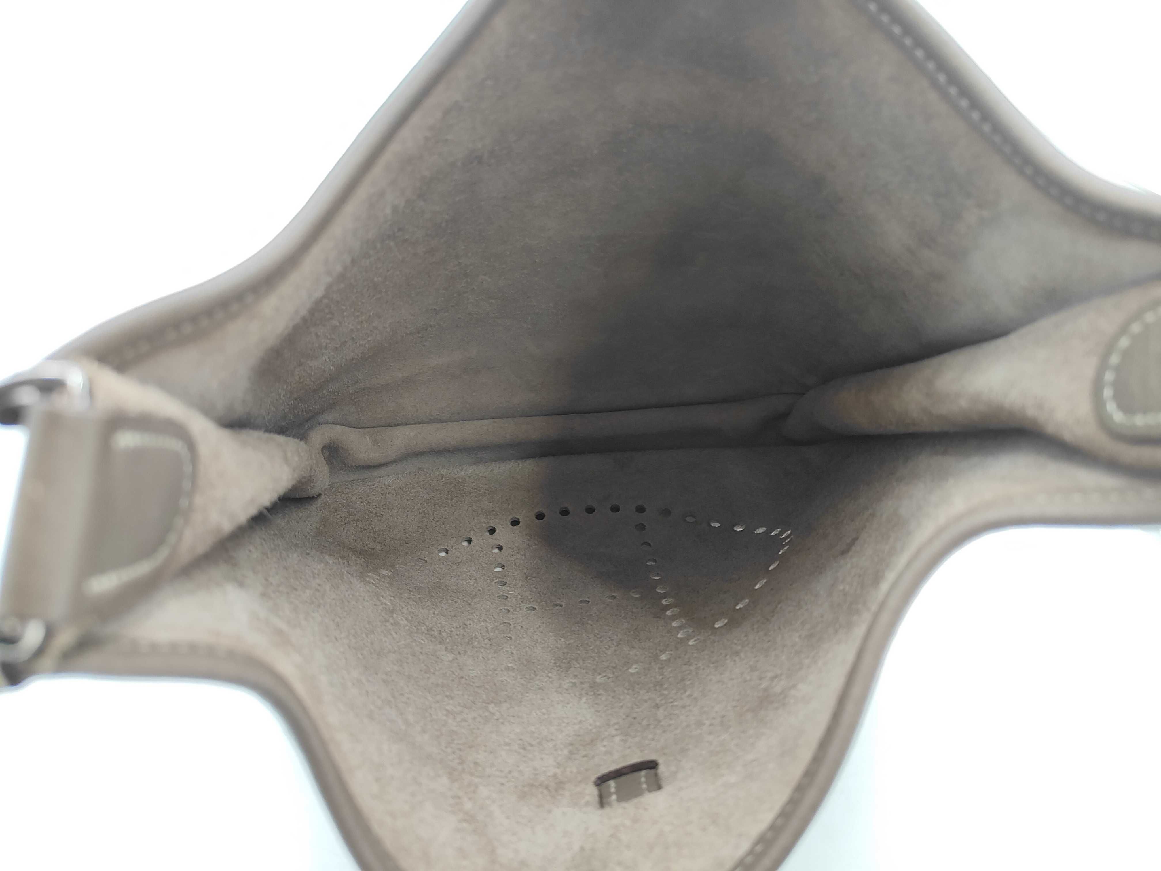 Evelyne PM3 Etoupe M Shoulder Bag — view 5
