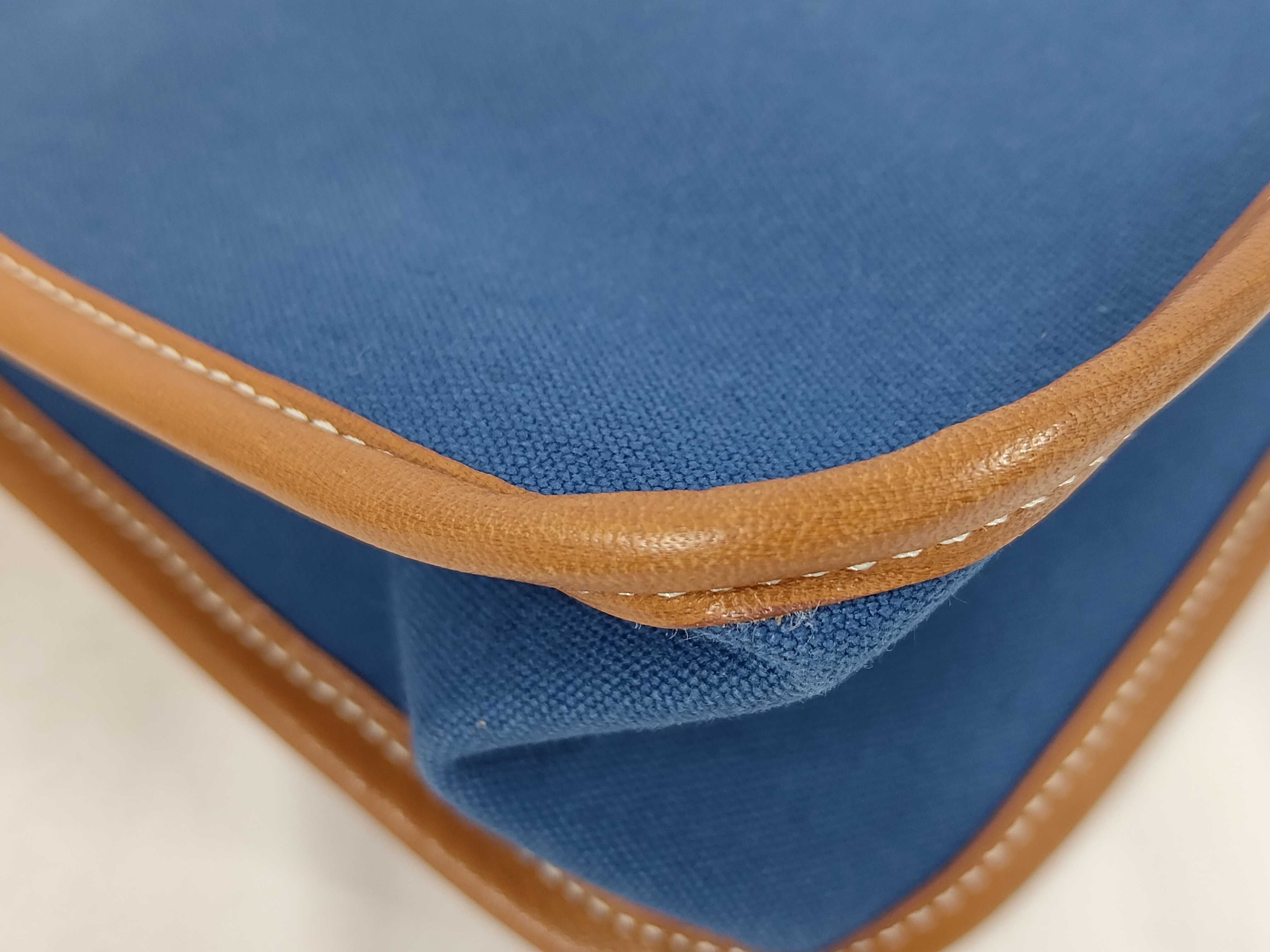 pouch — view 3