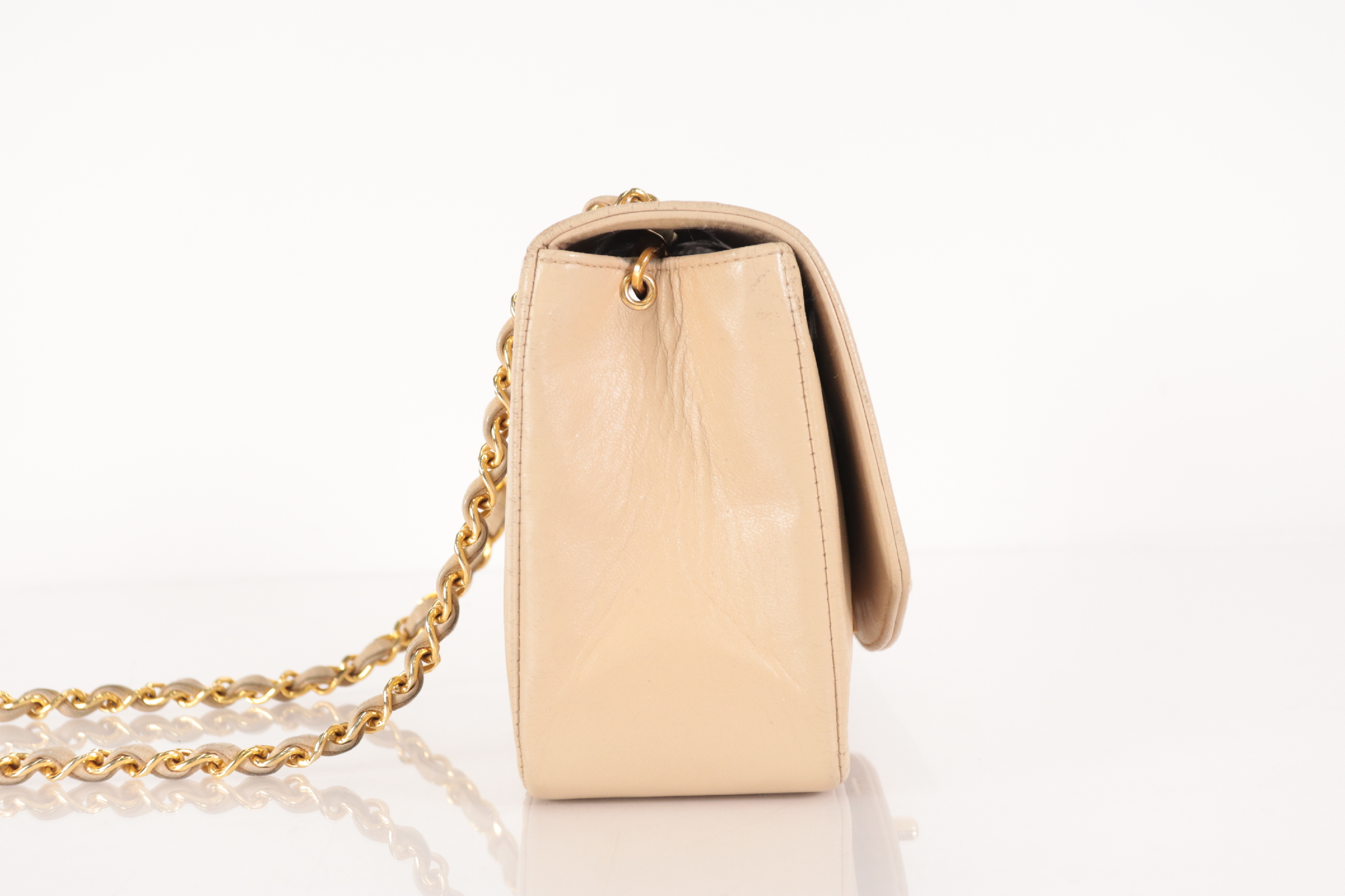 Diana 22 Lambskin Beige Shoulder Bag (Serial No. 2) — view 4