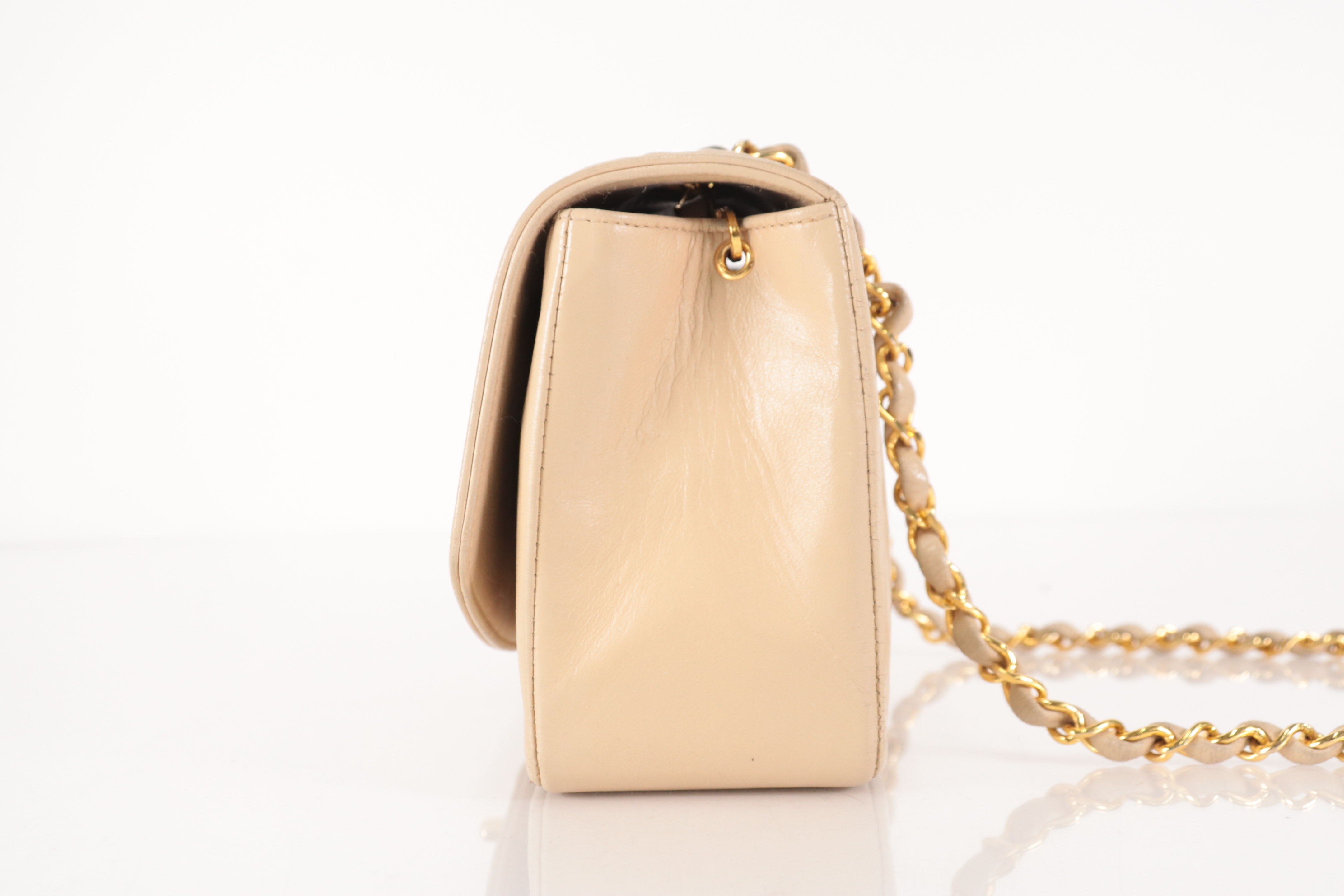 Diana 22 Lambskin Beige Shoulder Bag (Serial No. 2) — view 5