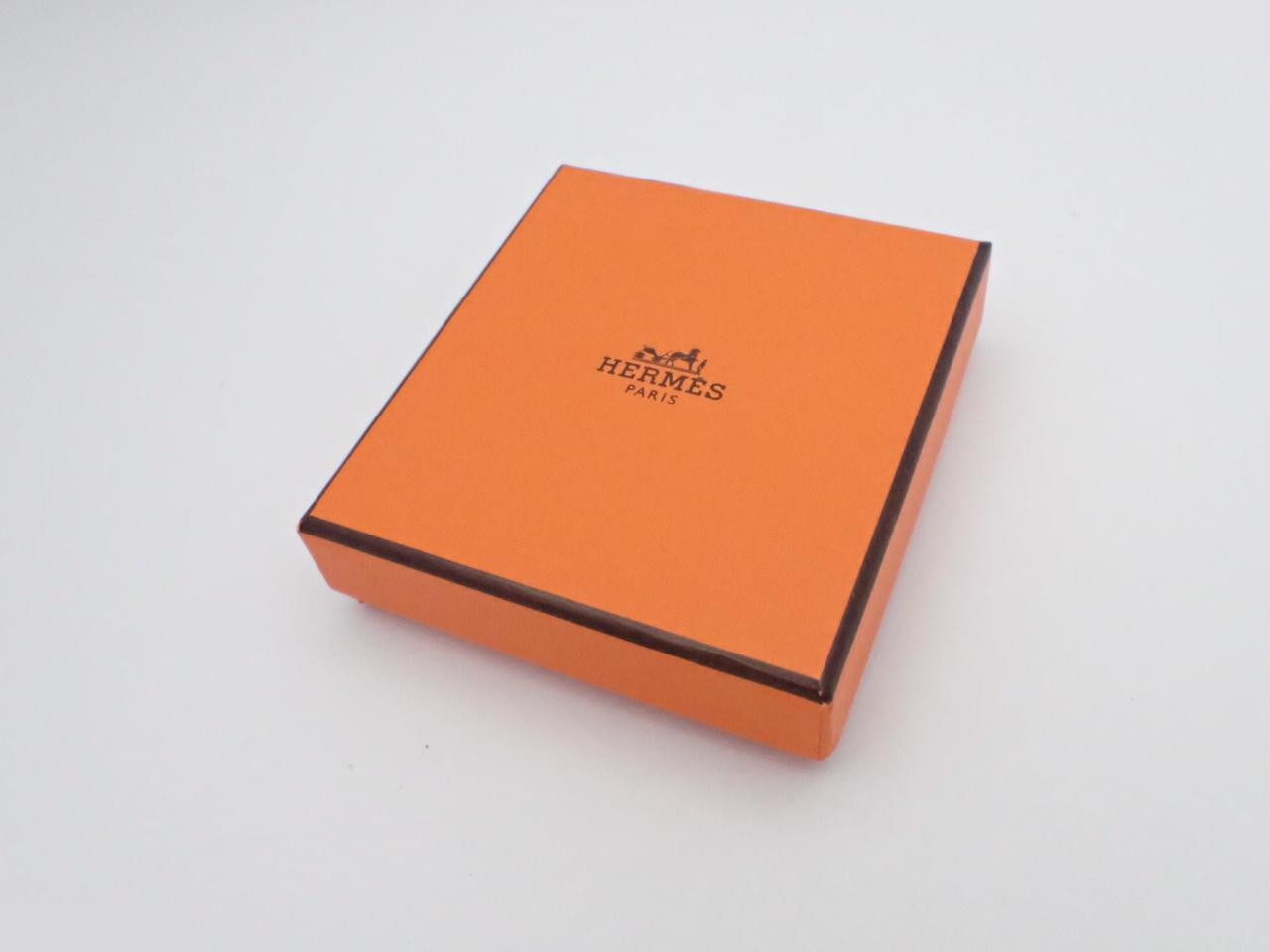 O'Kelly PM necklace with D stamp, box included, chain approximately 50cm long. — view 4