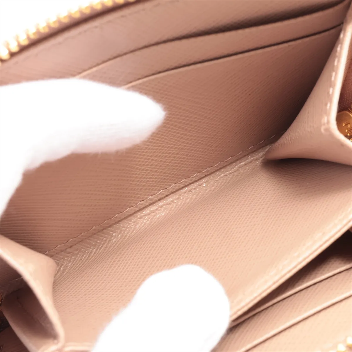 Saffiano Metal 1MM268 Leather Coin Case Beige — view 5