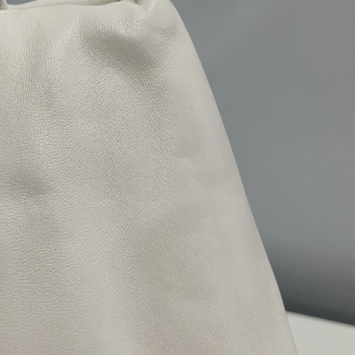 The Body Pouch Leather Body Bag White — view 9