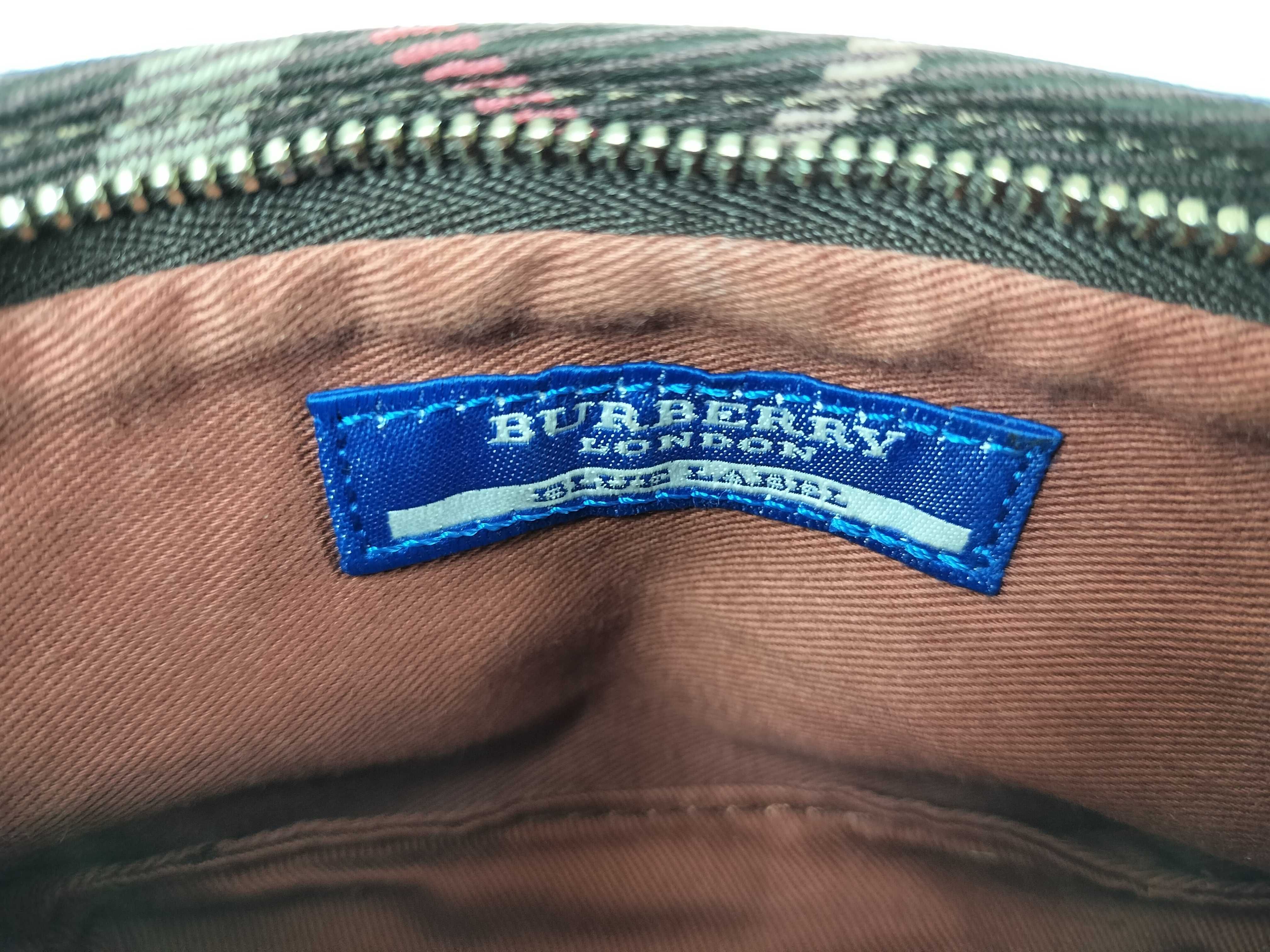Blue Label Nova Check Pouch and other accessories — view 9