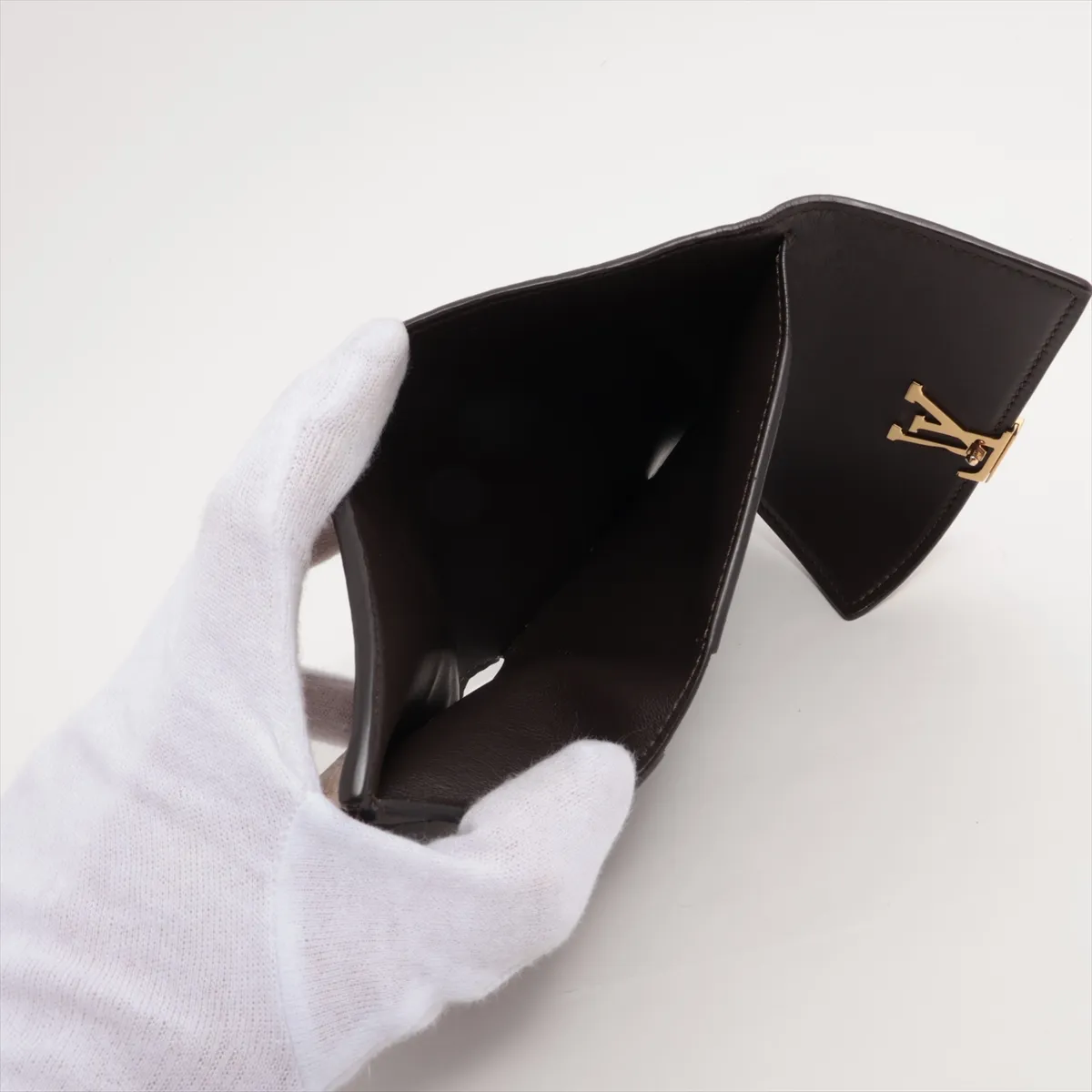 Taurillon Portefeuille Capucines Compact M62159 Galle Compact Wallet with RFID response — view 5