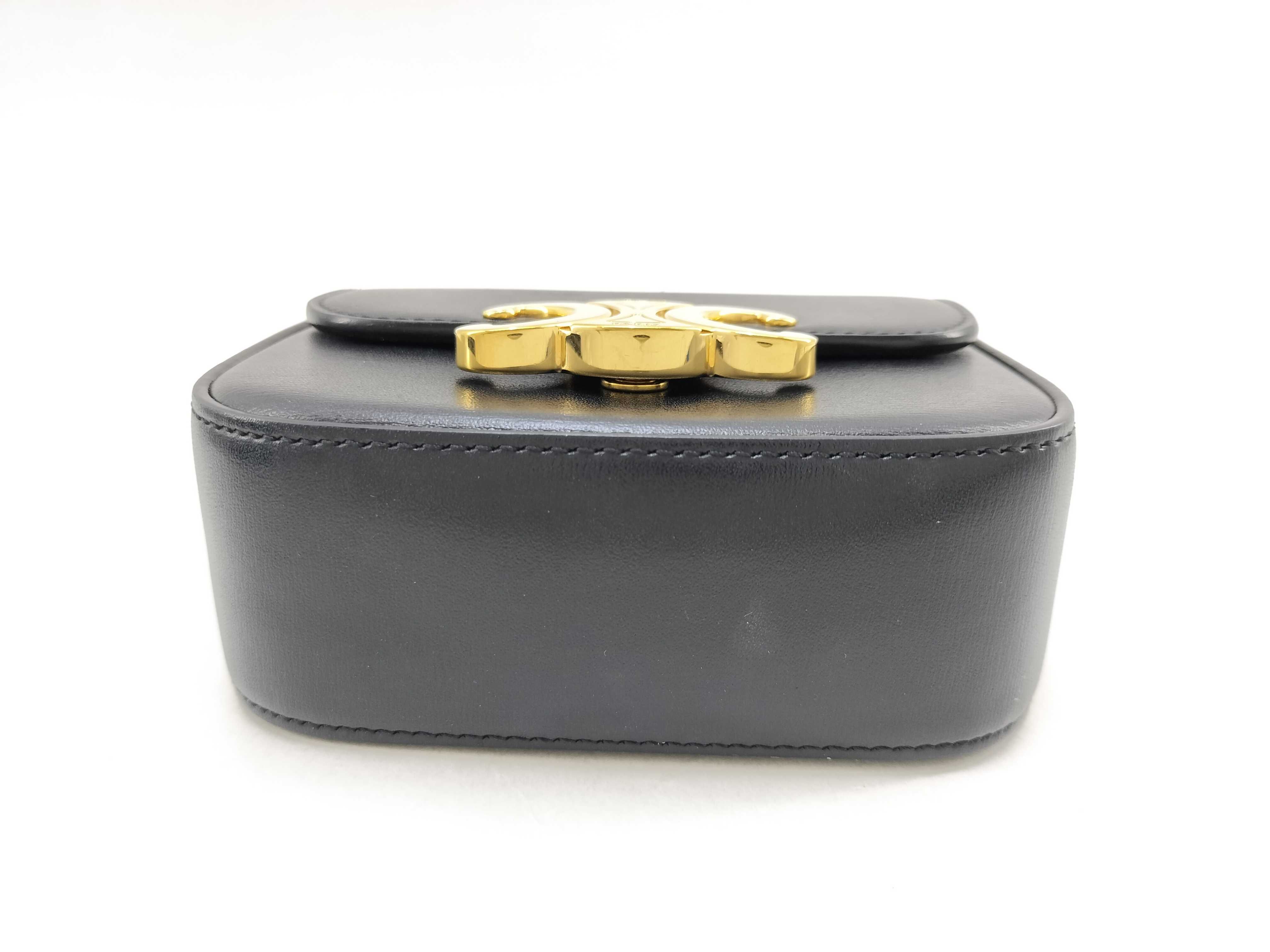 Triomphe Shoulder Bag Pouch — view 3