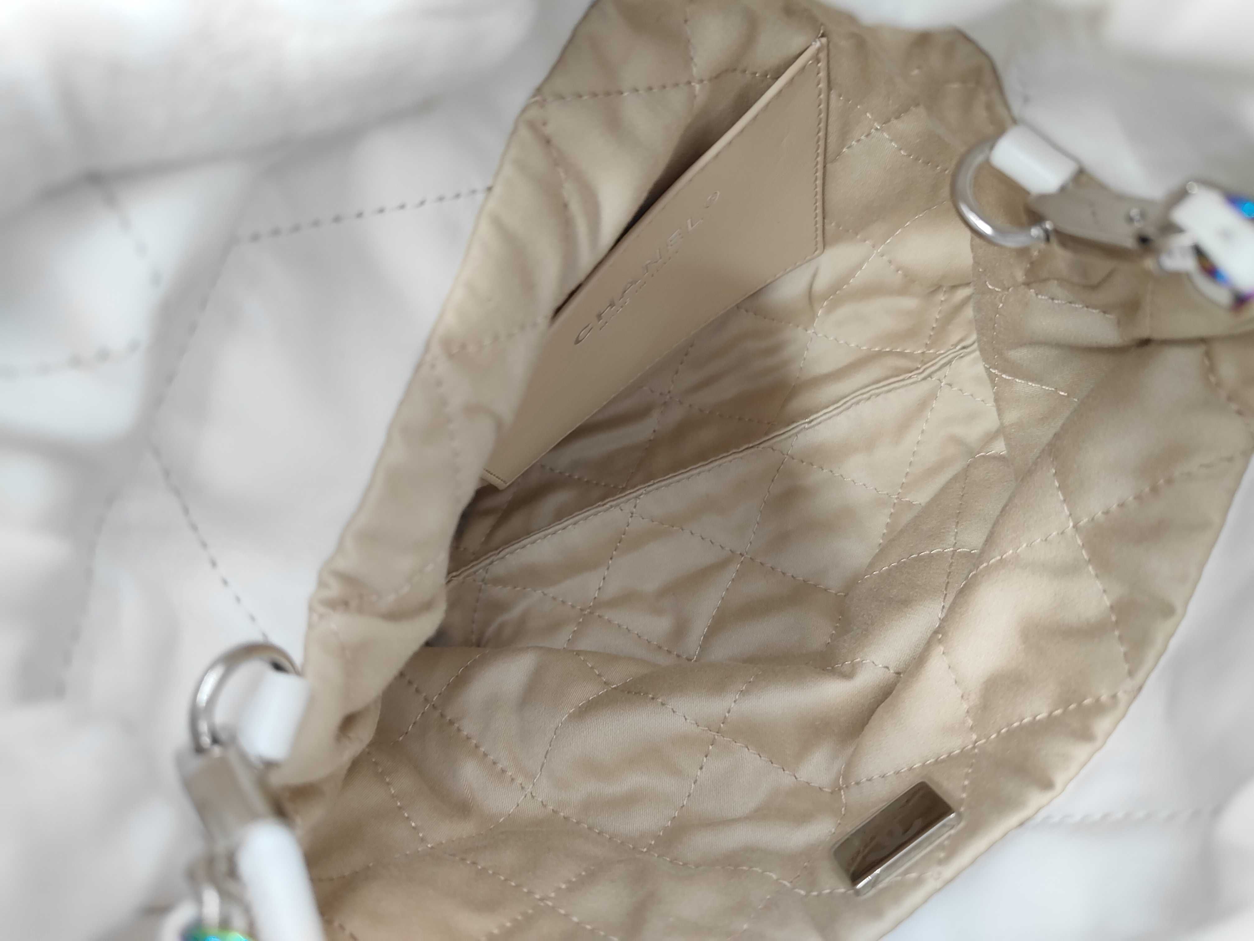 22 Chain Handbag — view 9
