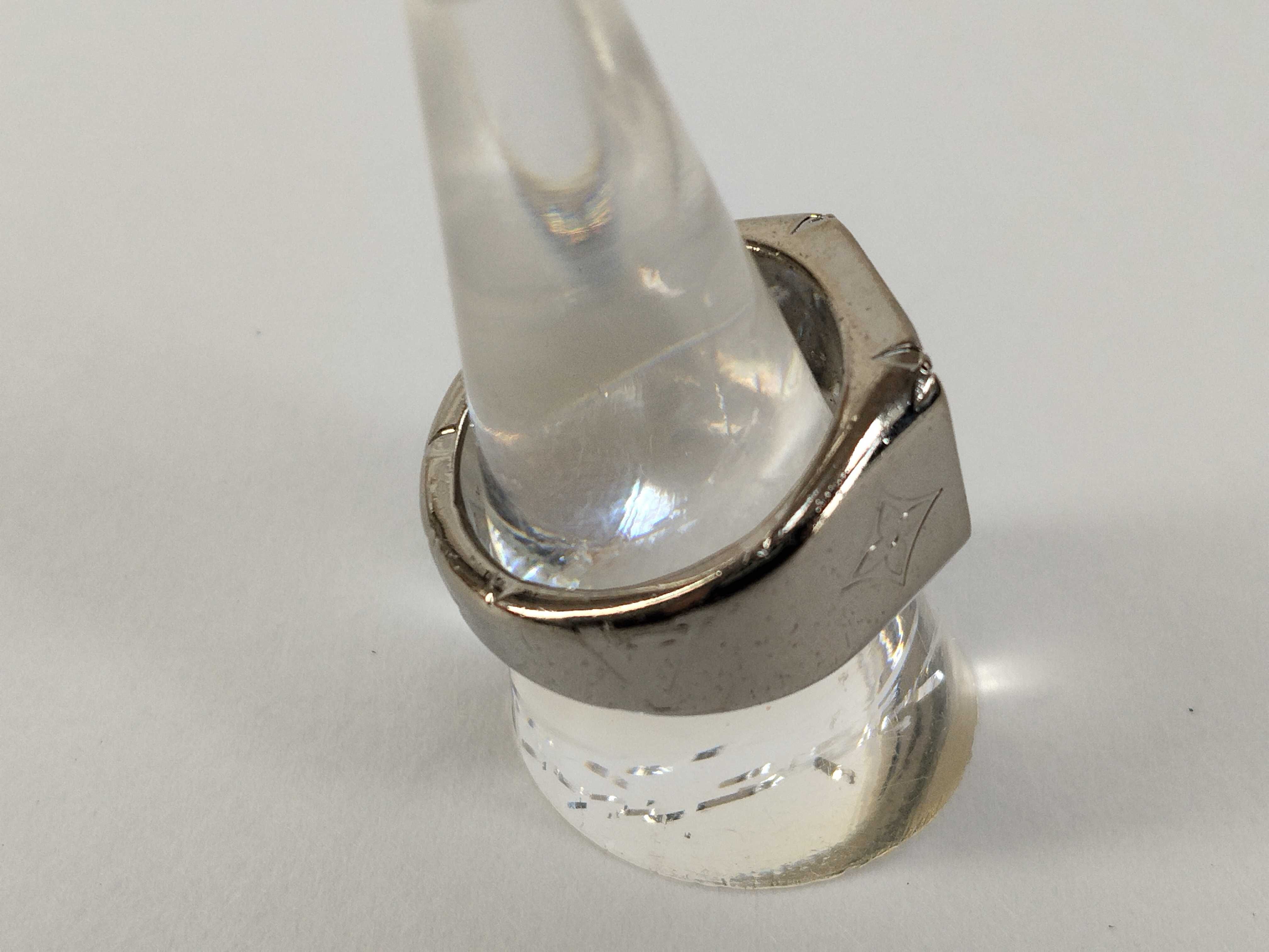 Signet Ring — view 3