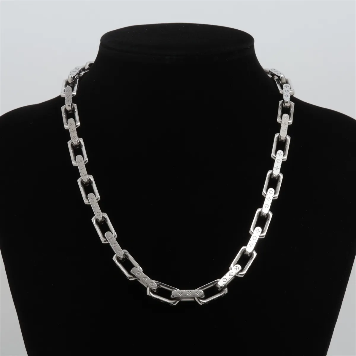 M00307 Collier Chain Monogram LE0275 Necklace GP Silver. Shows — view 5
