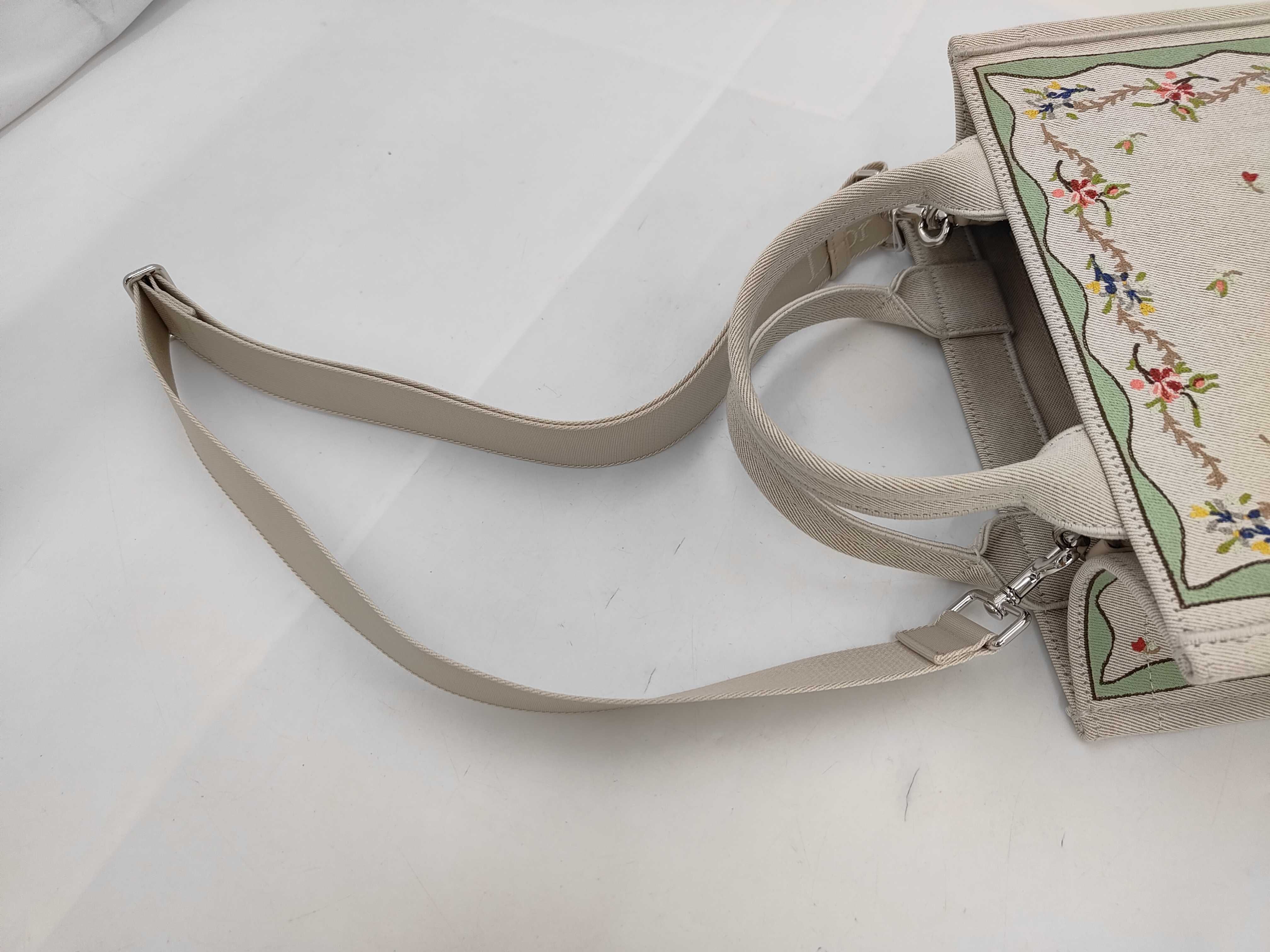 Embroidery Book Tote Handbag — view 5