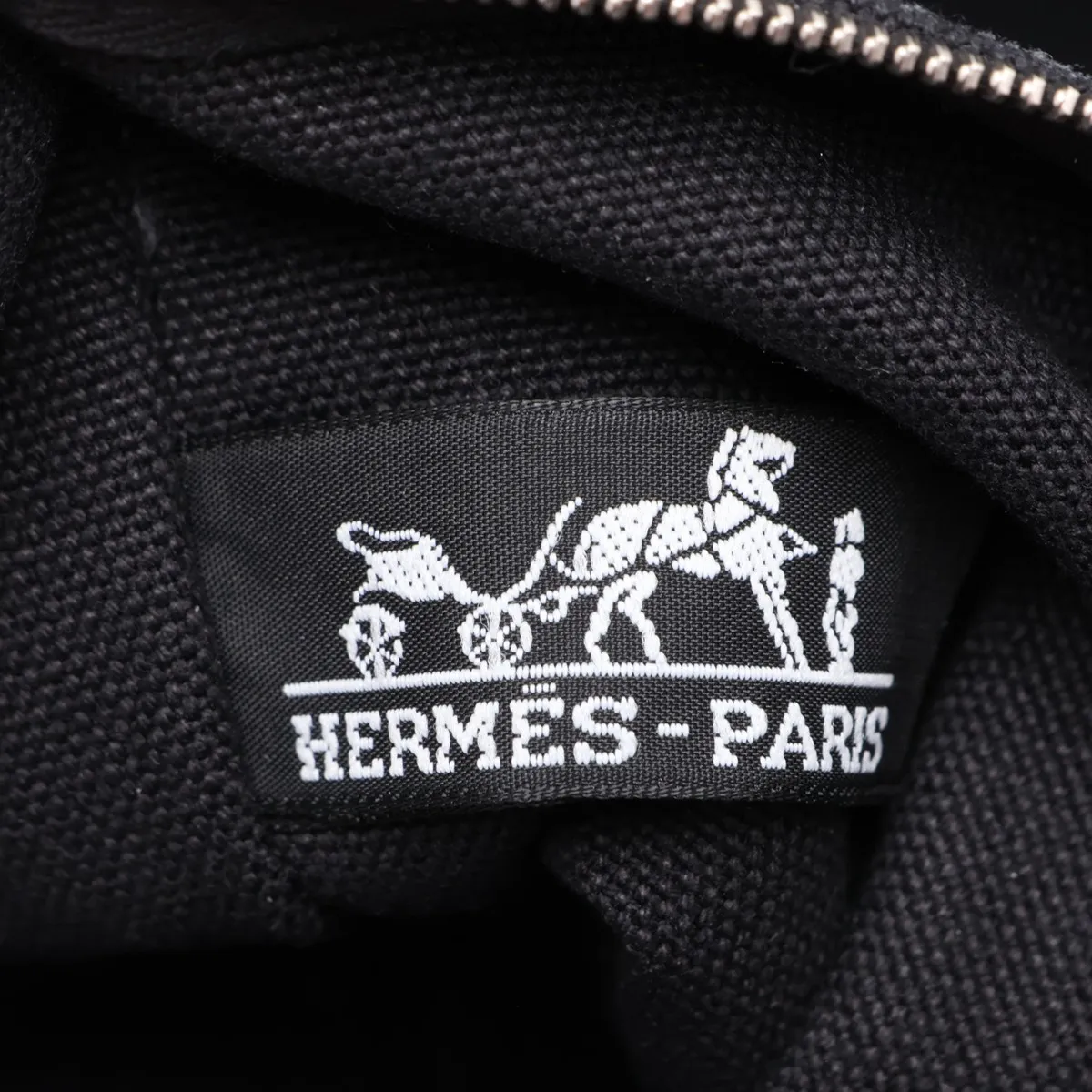 Panier de Plage PM Toile Chevron Black Silver Hardware — view 9