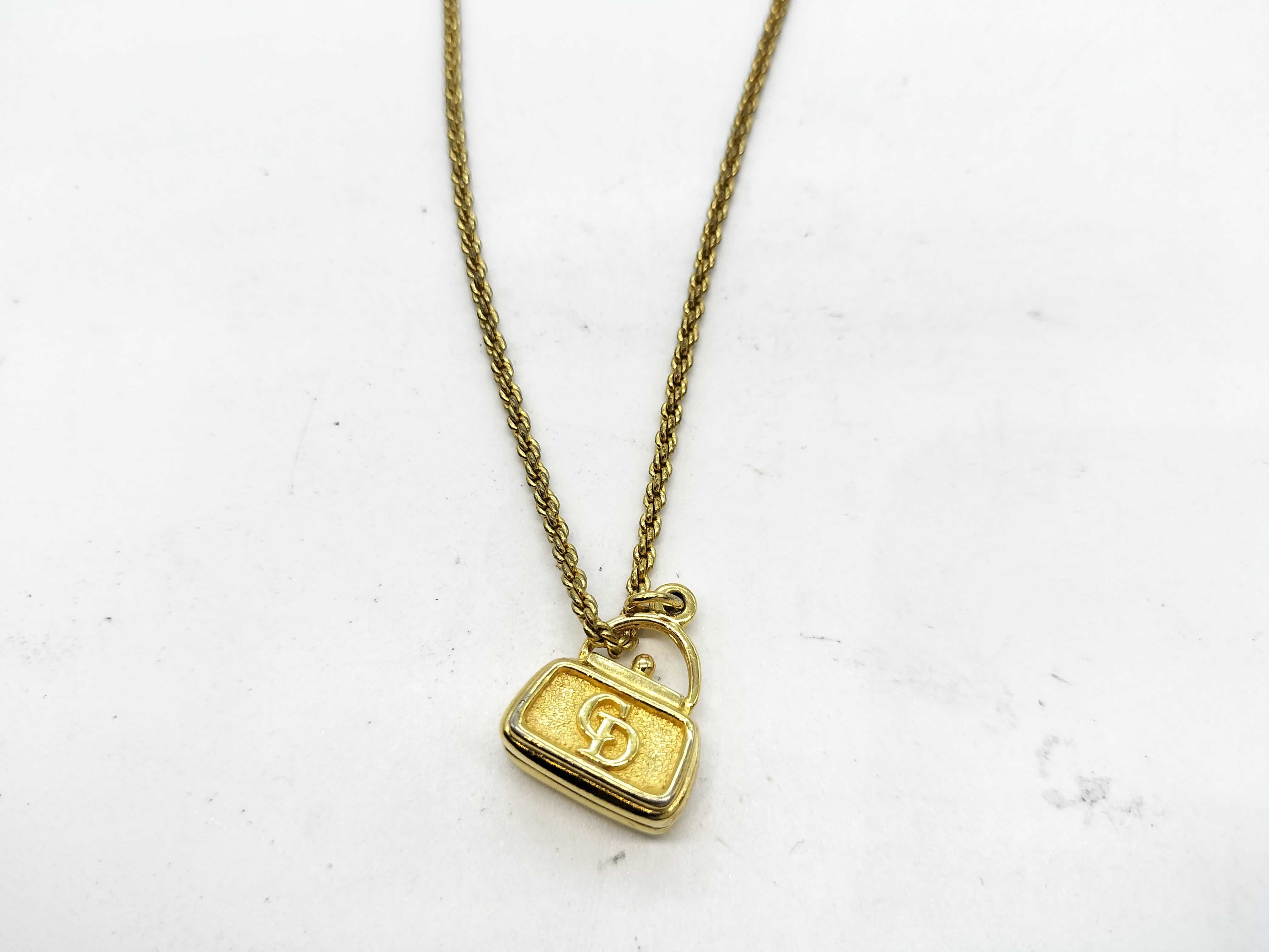 gold necklace (chain broken) — view 2