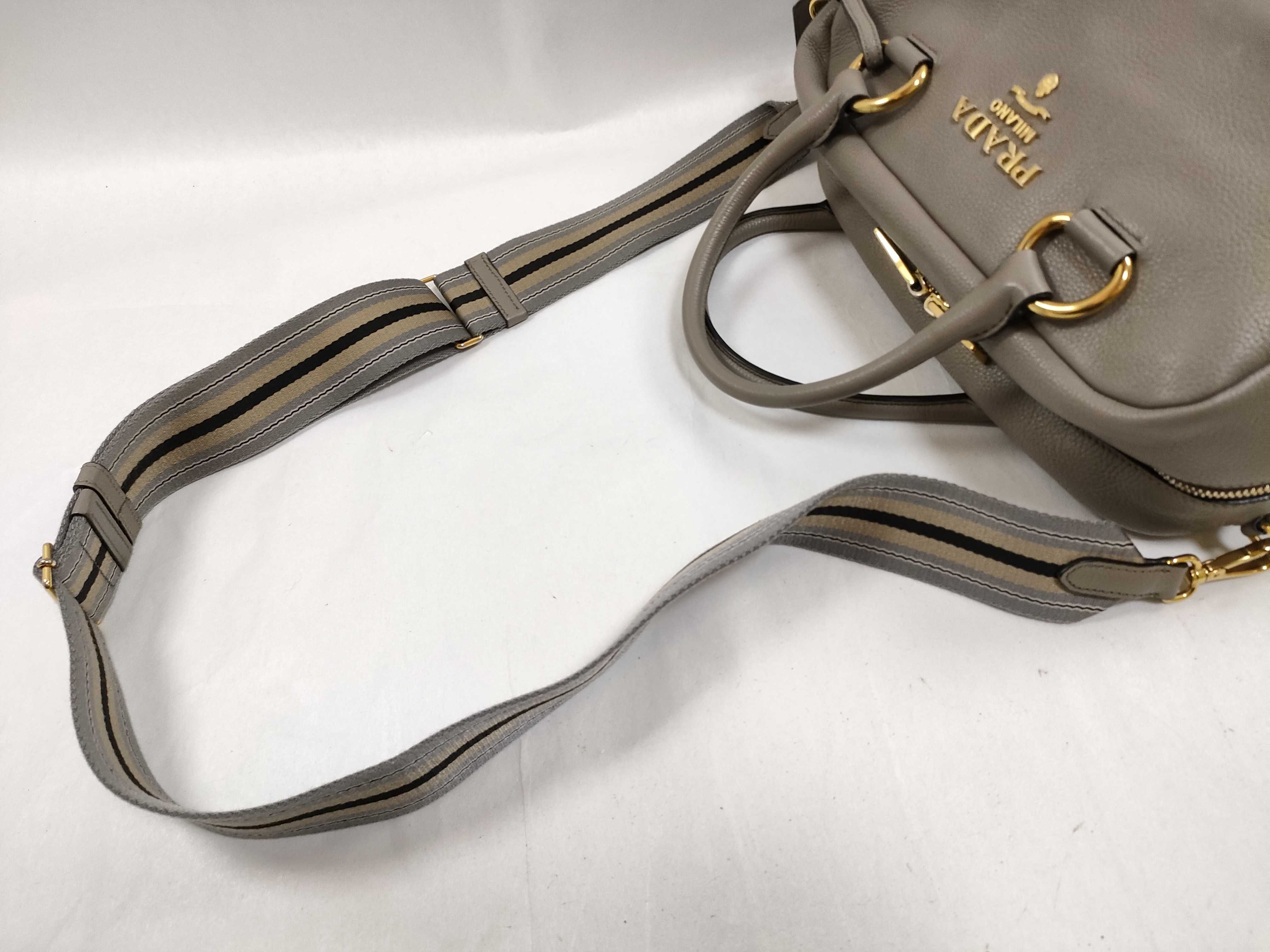 1BB086 2-way handbag, greige. — view 3