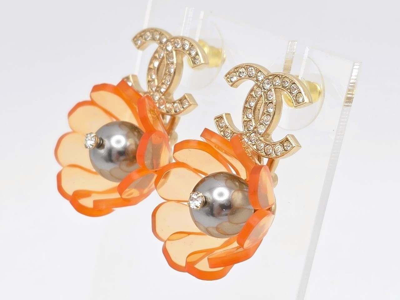 earrings — view 3