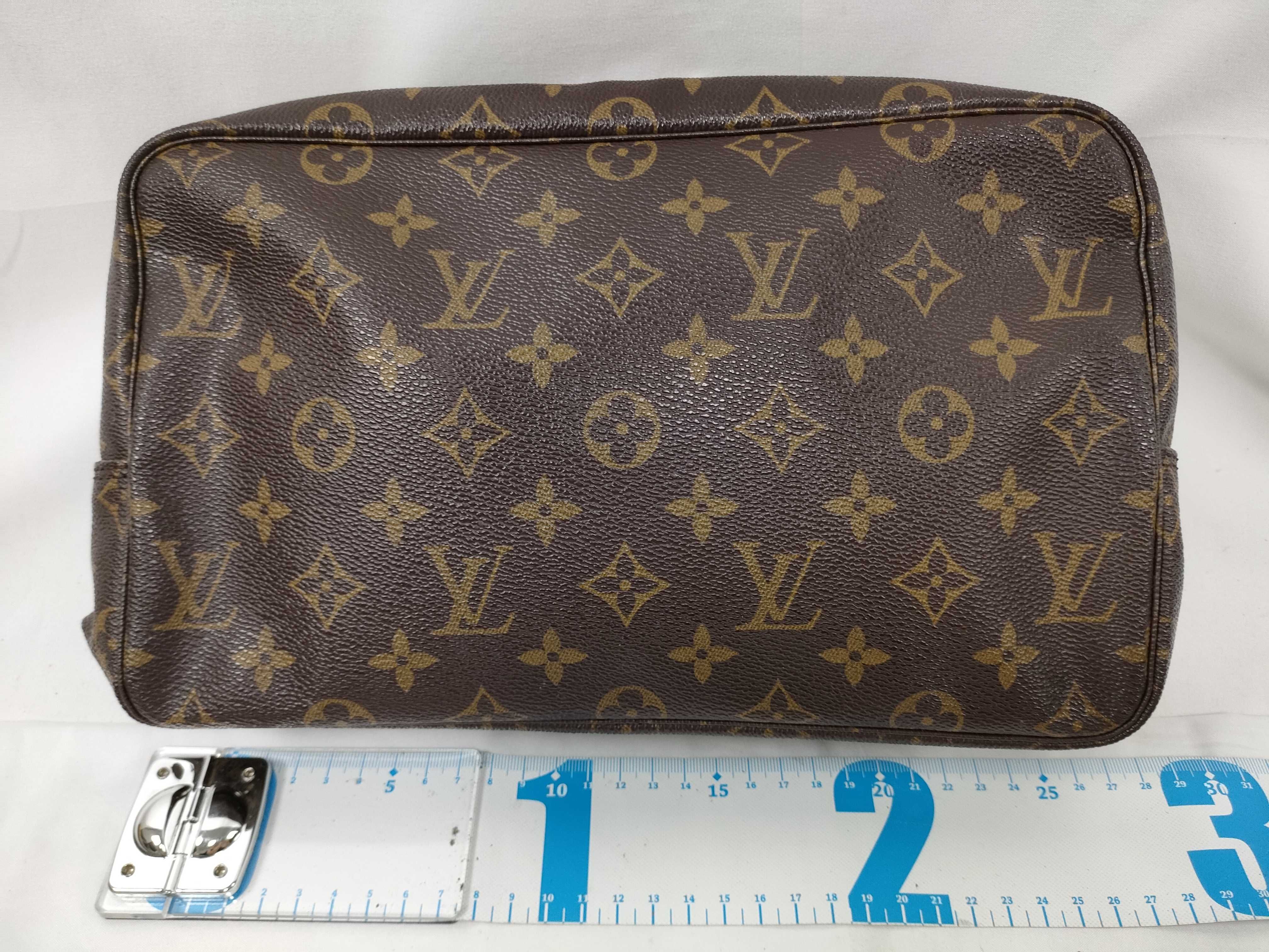 Monogram LV Monogram Trousses Toilette 28 M47522 MB3097 Pouch — view 2