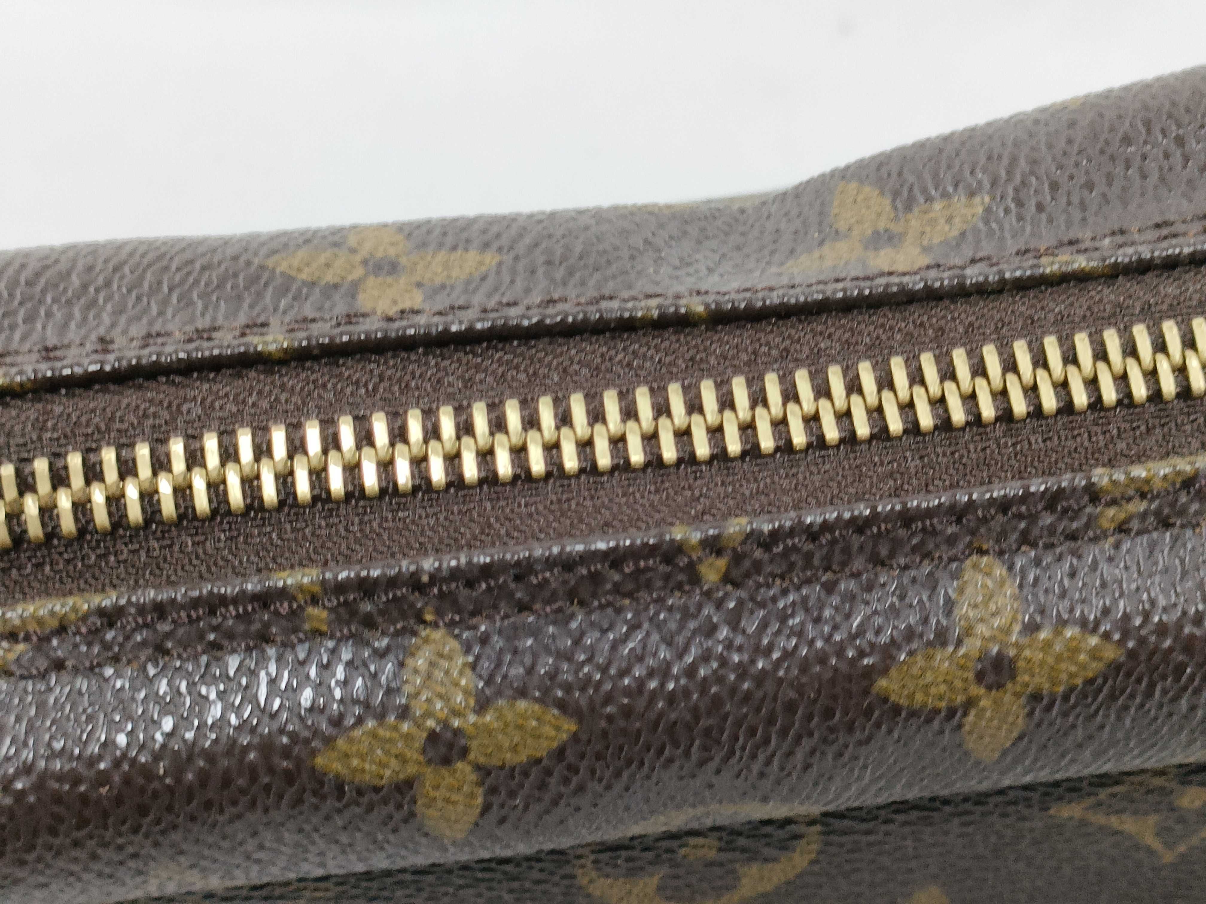 Monogram LV Monogram Trousses Toilette 28 M47522 MB3097 Pouch — view 9