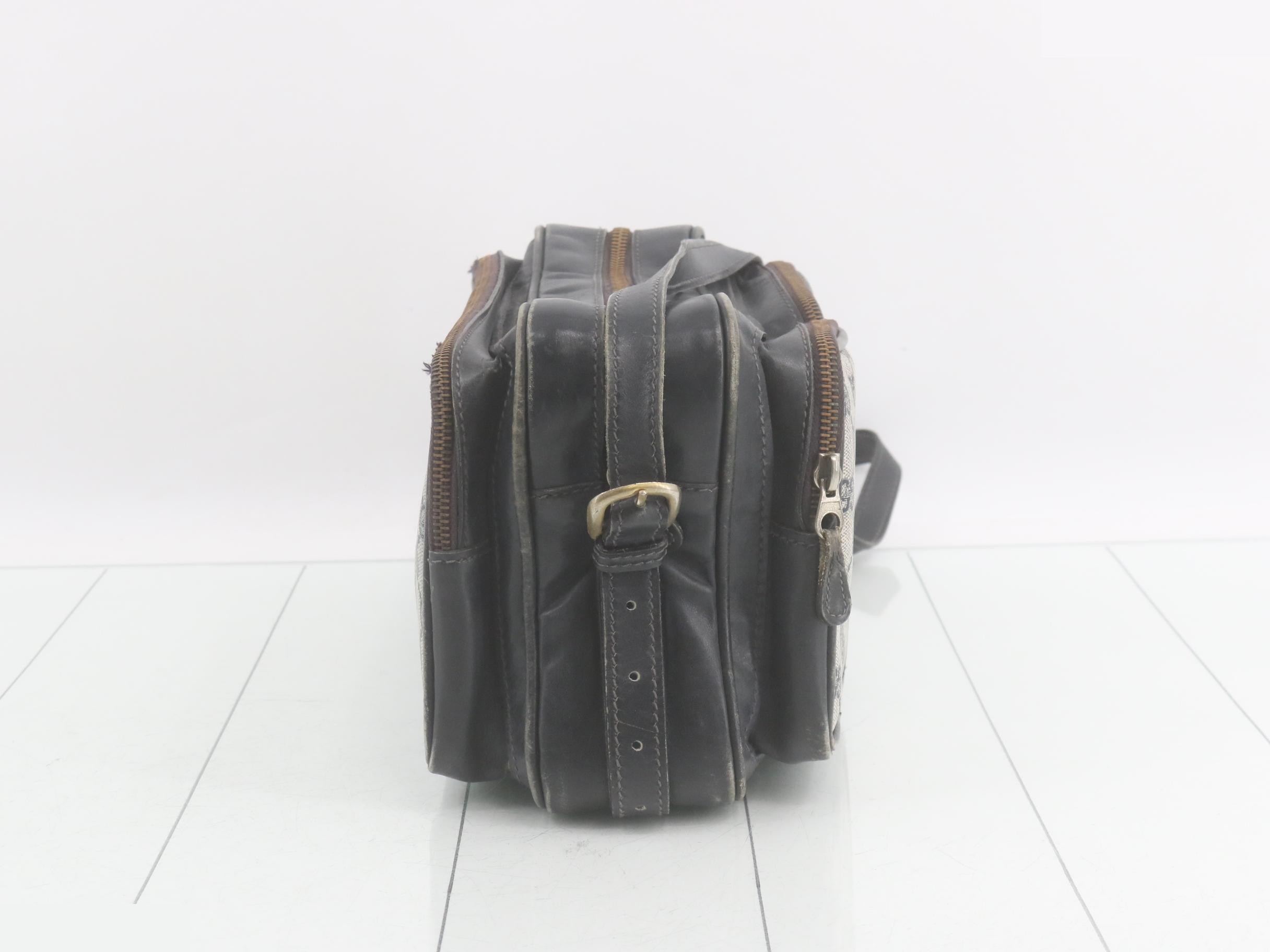 Old Gucci GG Canvas Shoulder Bag — view 4