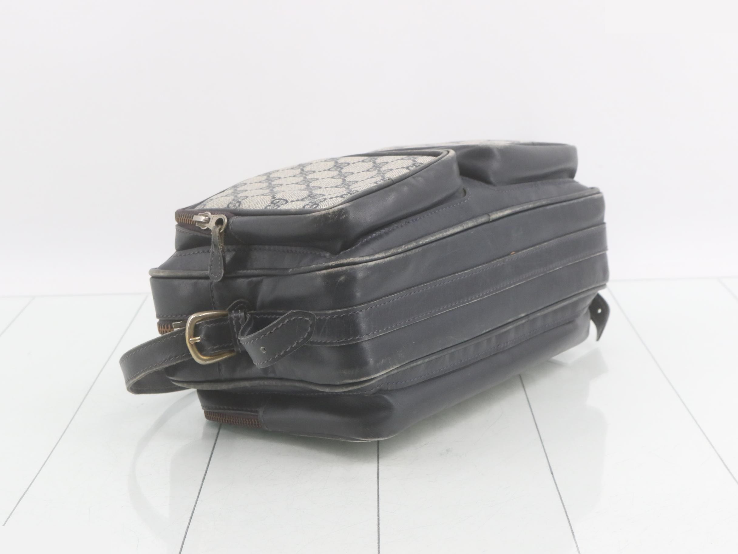 Old Gucci GG Canvas Shoulder Bag — view 5