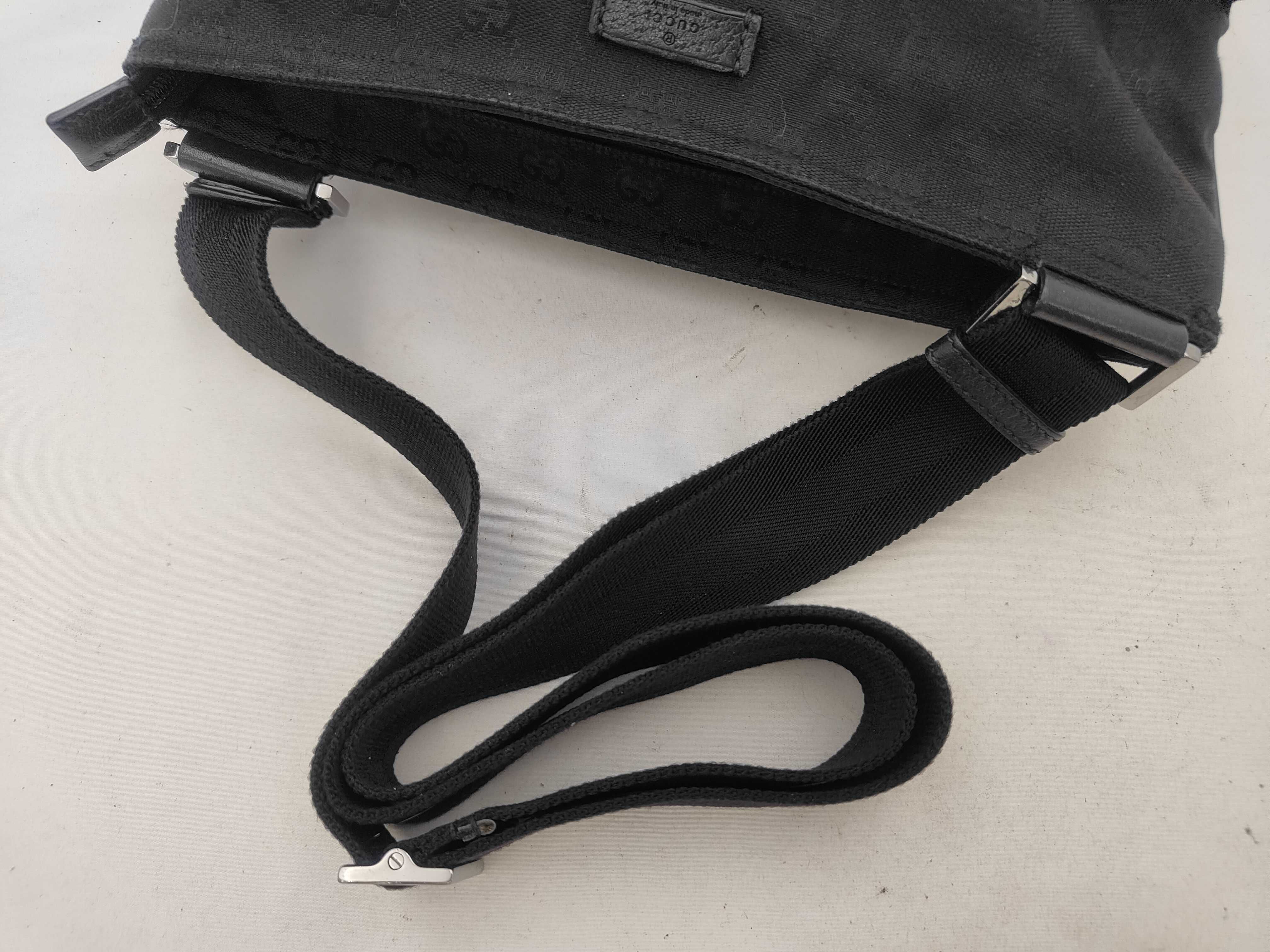GG Shoulder Bag GG Canvas Shoulder Bag — view 3